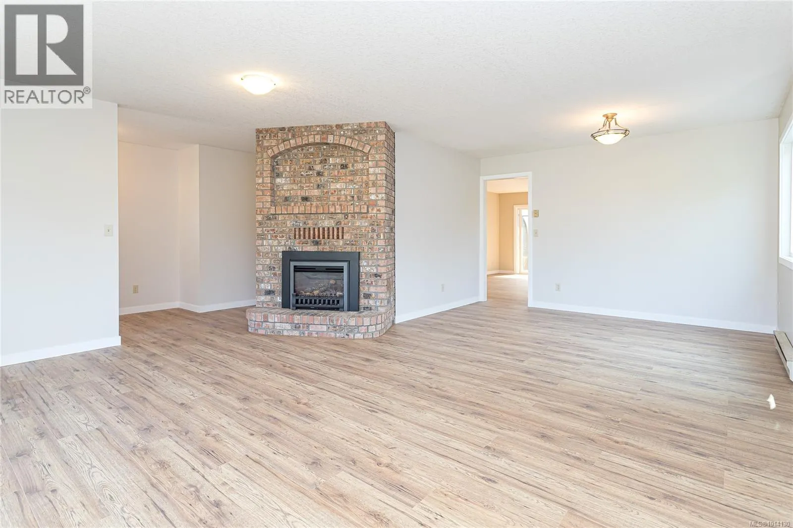 548 Hawthorne Dr