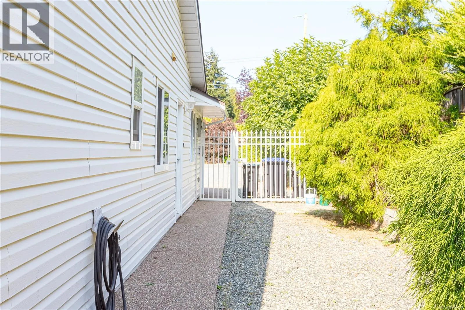 548 Hawthorne Dr