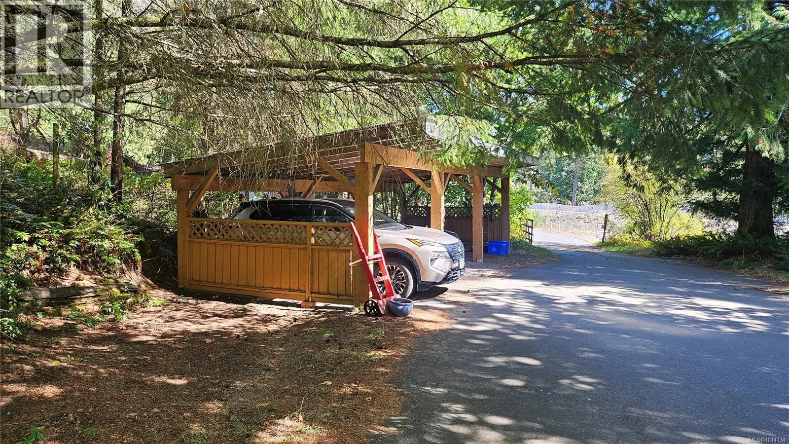 5162 Sooke Rd