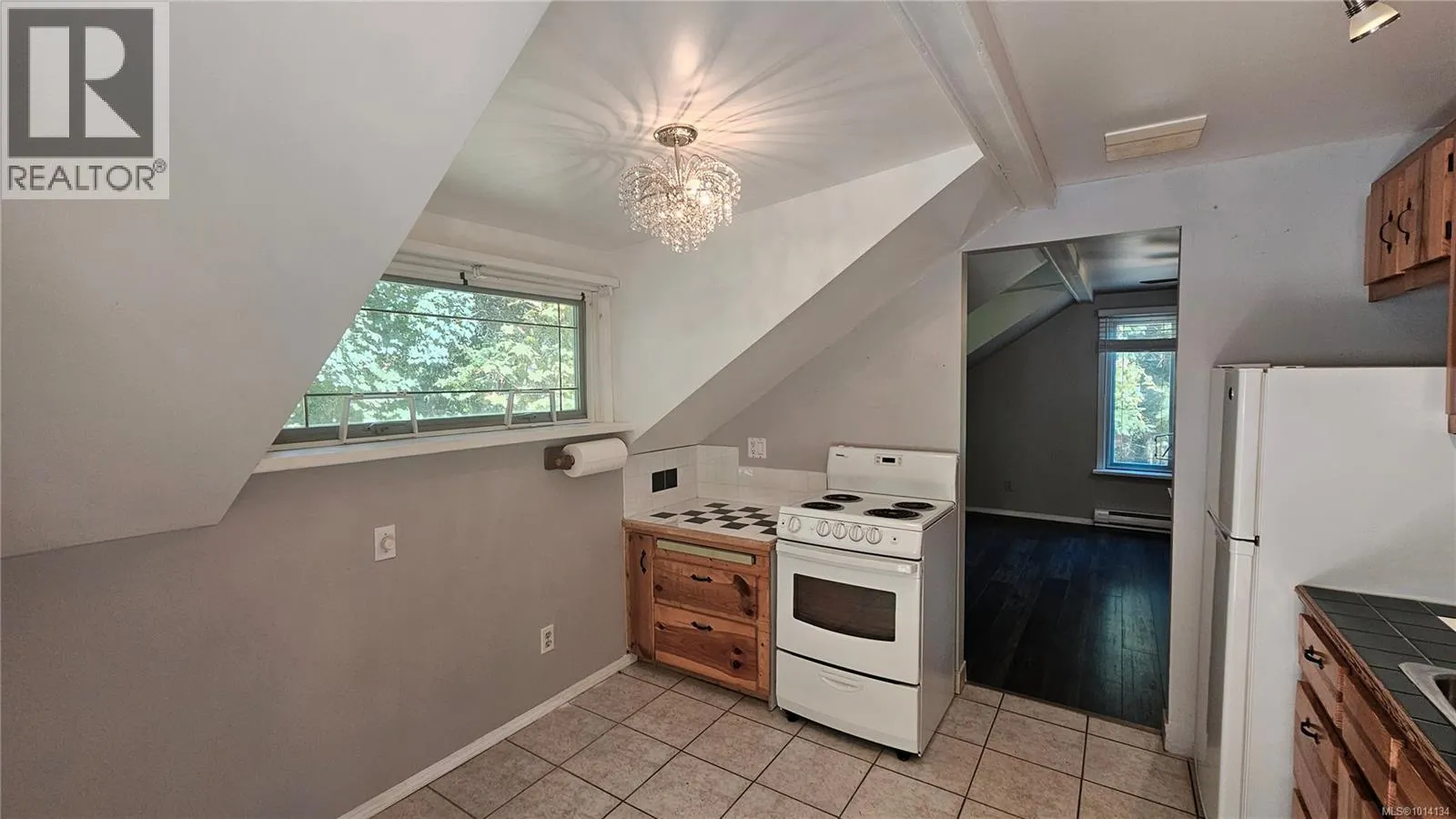 5162 Sooke Rd