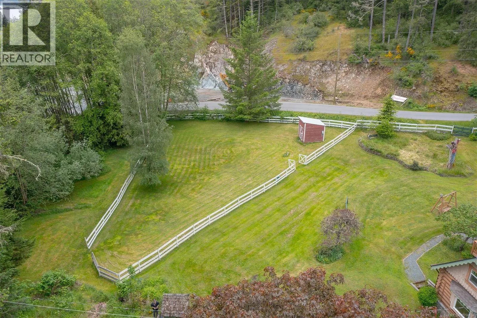 5162 Sooke Rd