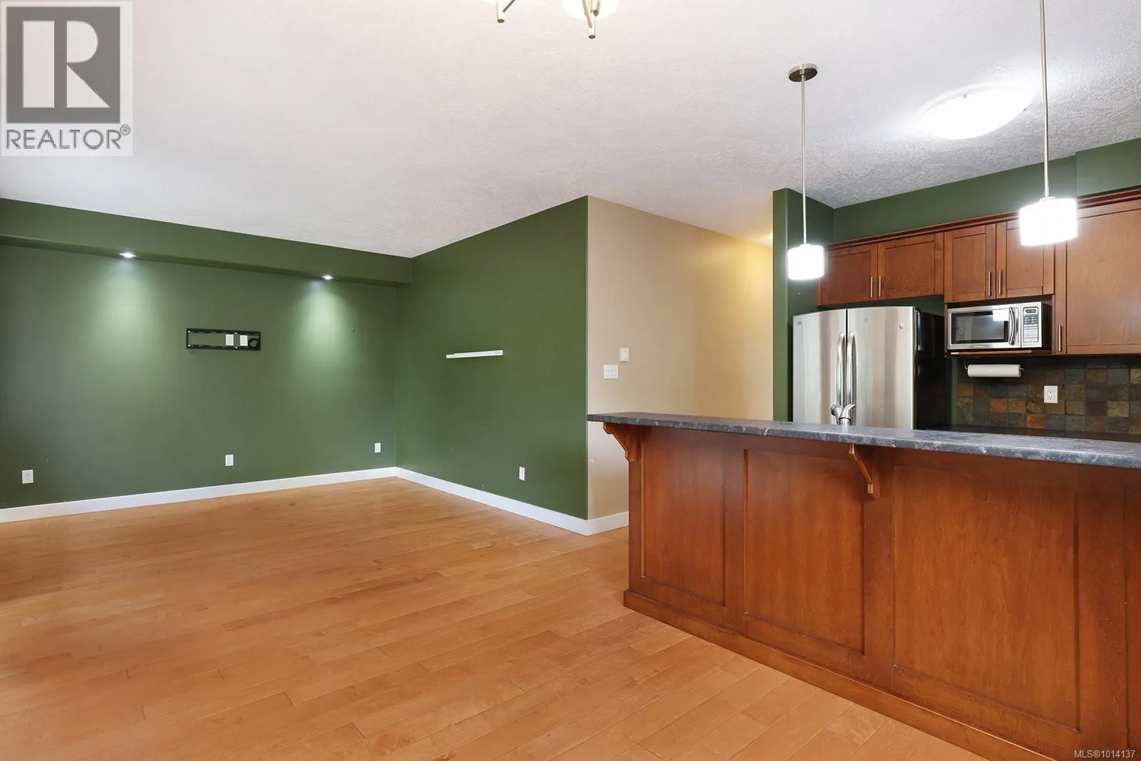48 2112 Cumberland Rd