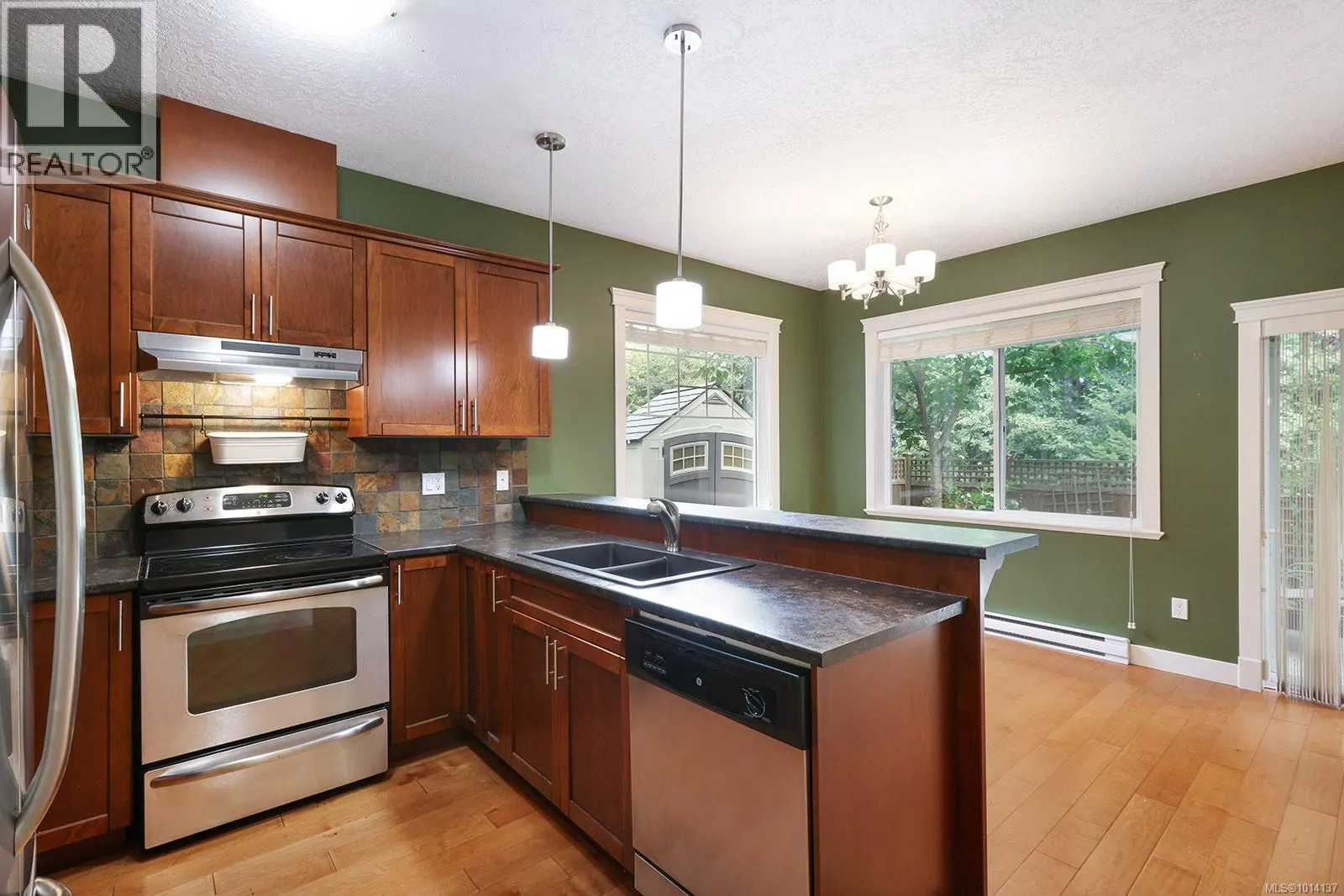 48 2112 Cumberland Rd