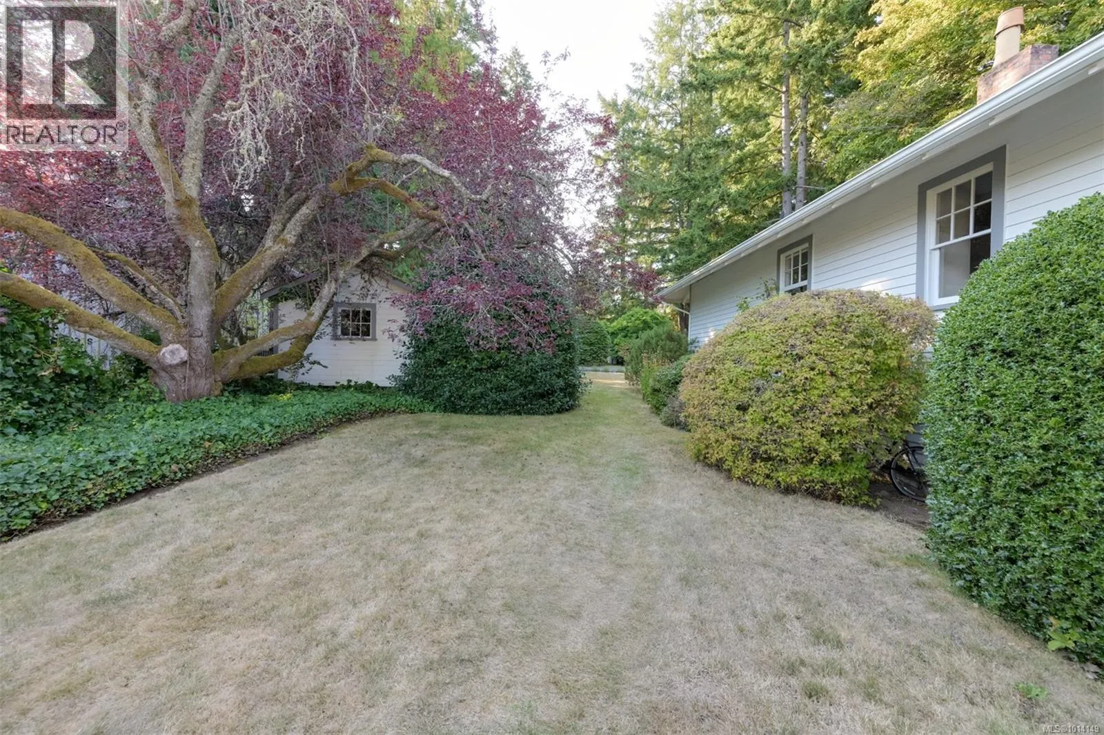 8645 East Saanich Rd