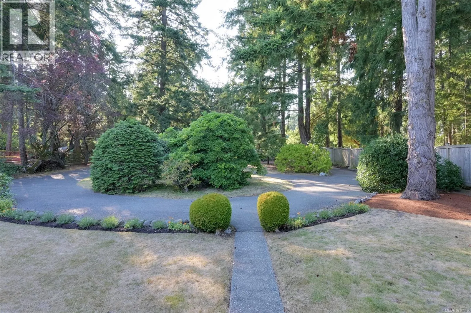 8645 East Saanich Rd