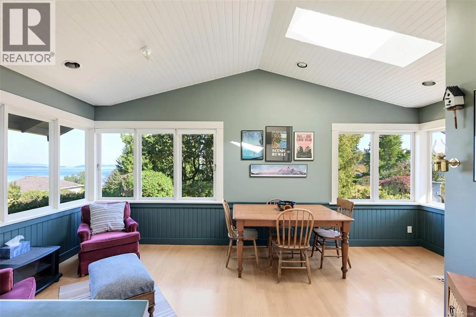 8645 East Saanich Rd