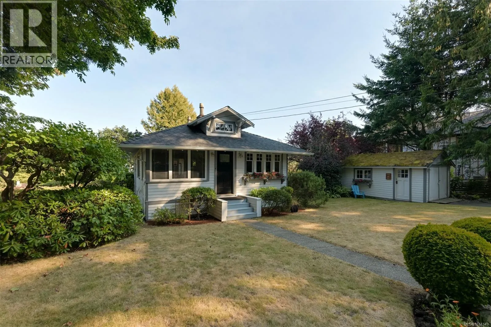 8645 East Saanich Rd