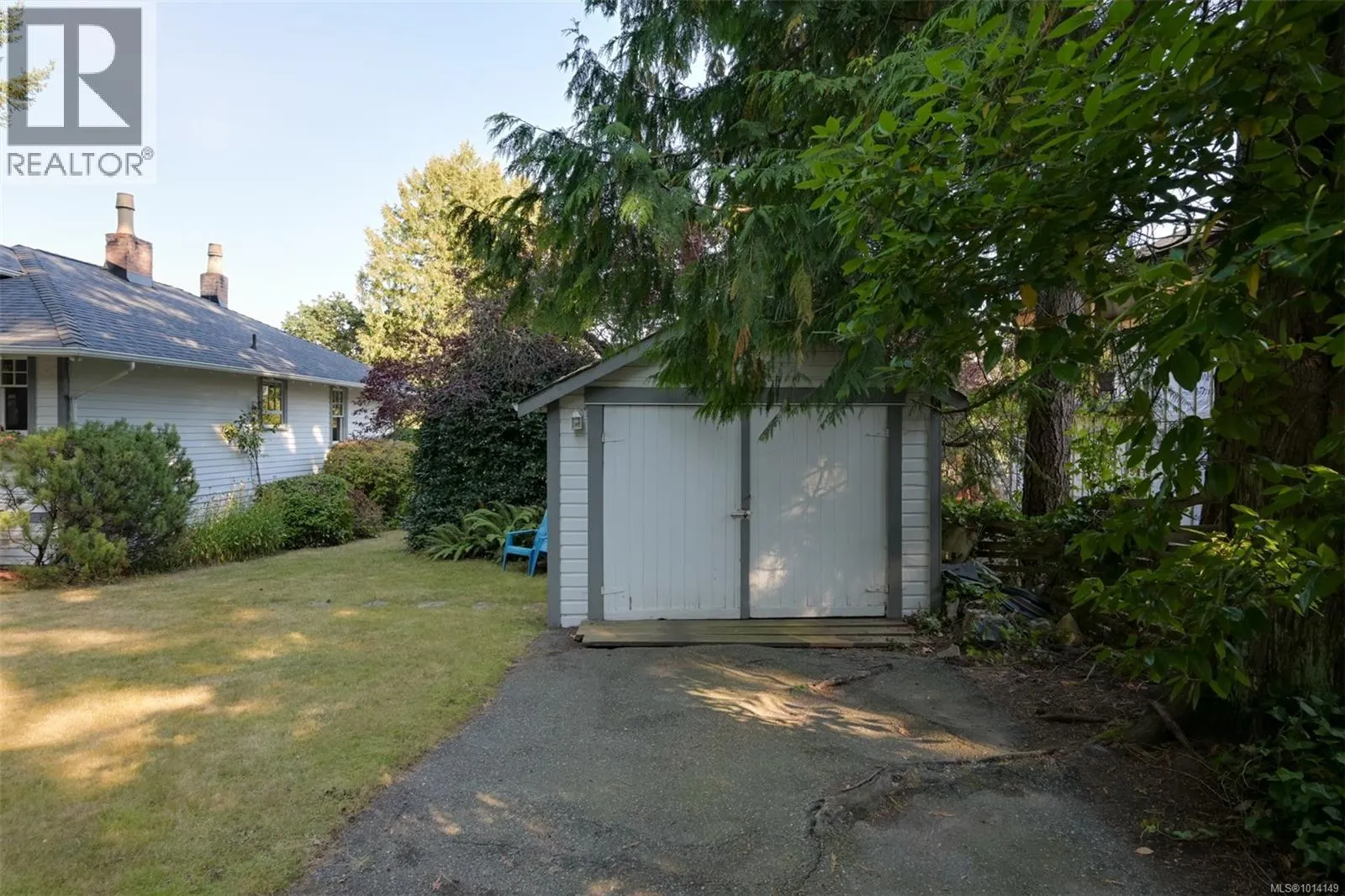 8645 East Saanich Rd