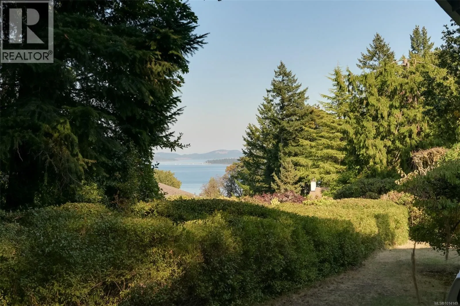 8645 East Saanich Rd