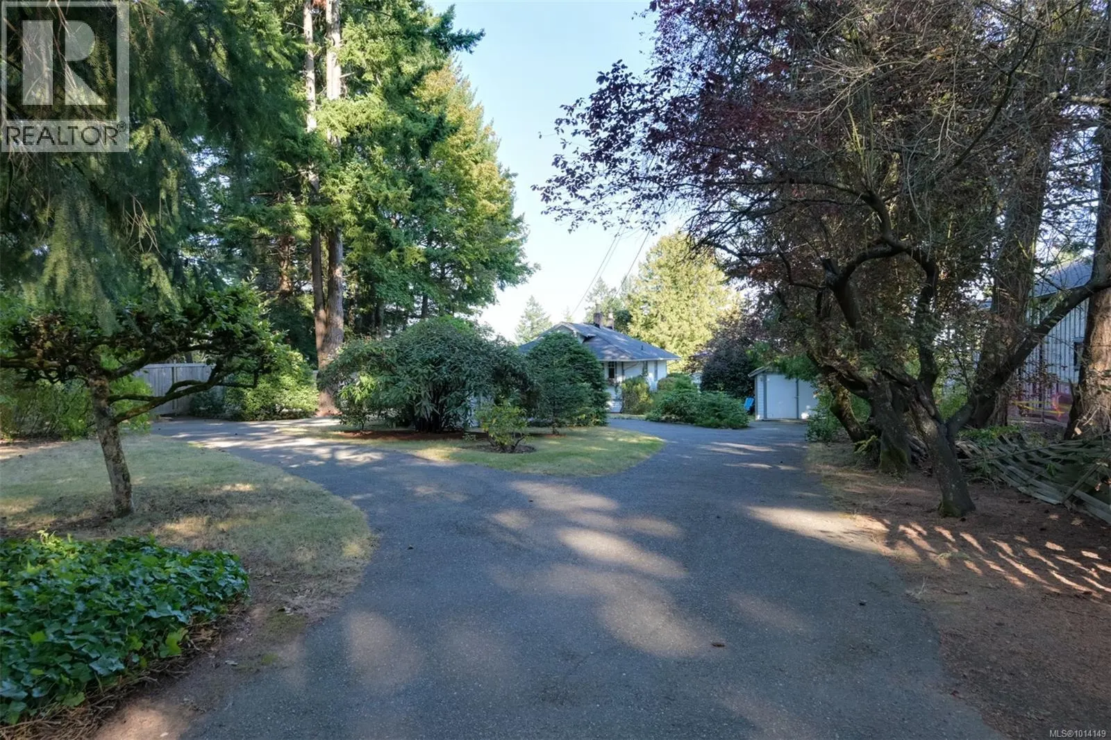 8645 East Saanich Rd