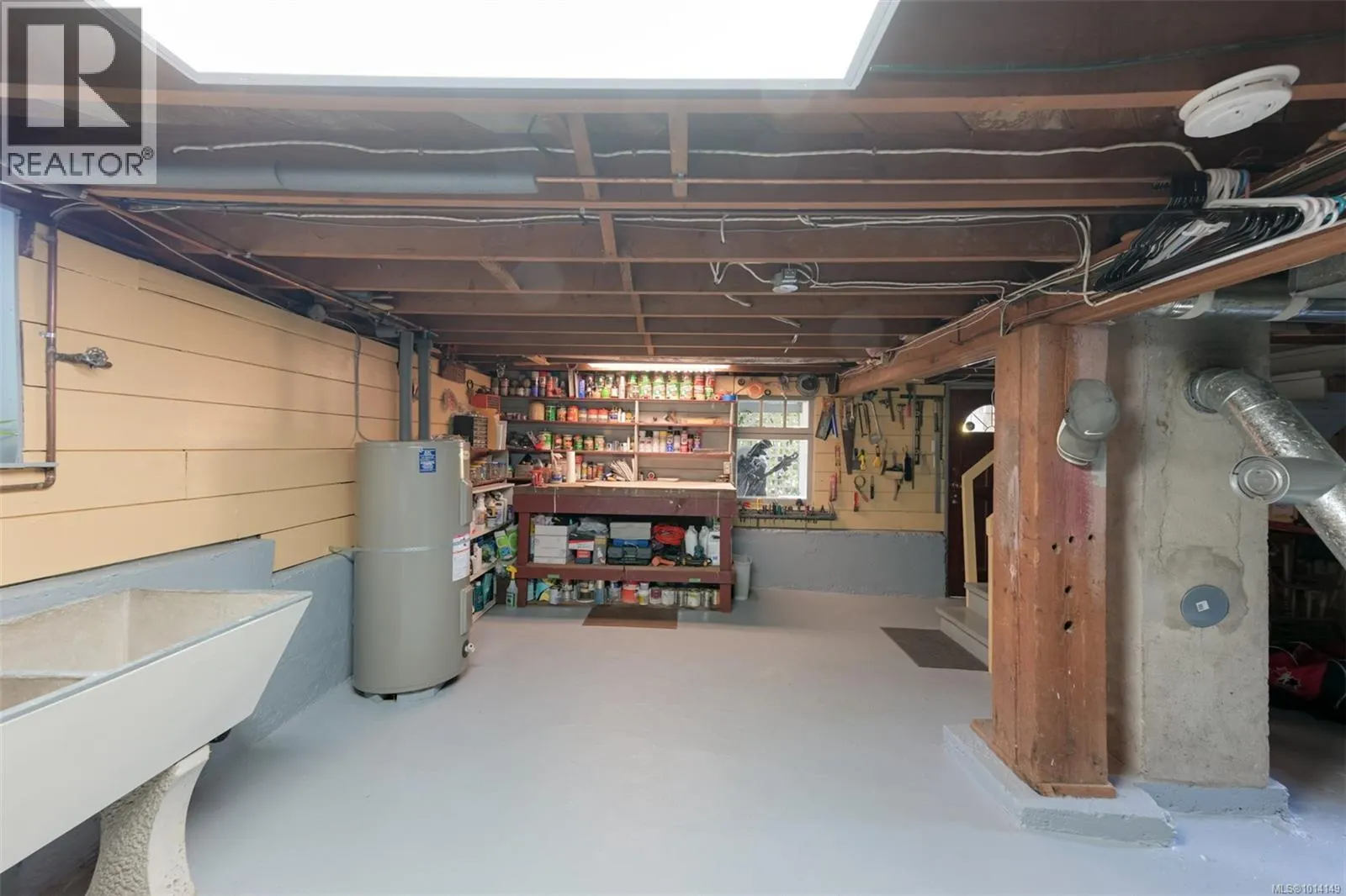 8645 East Saanich Rd