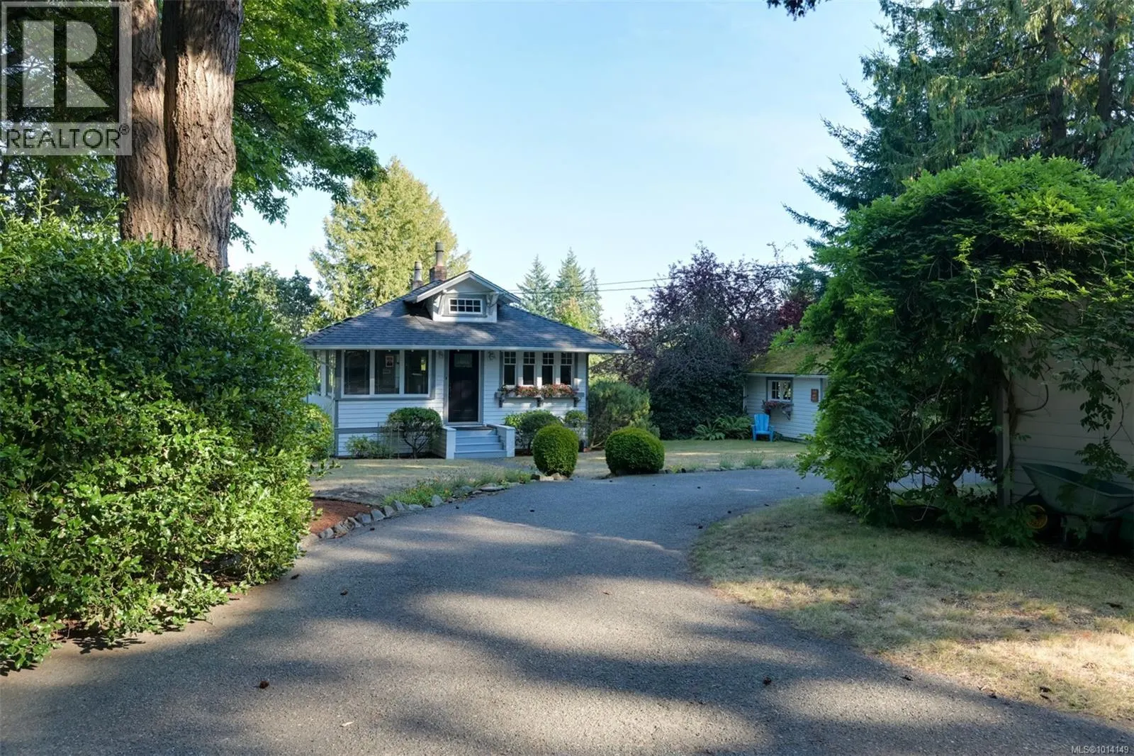 8645 East Saanich Rd