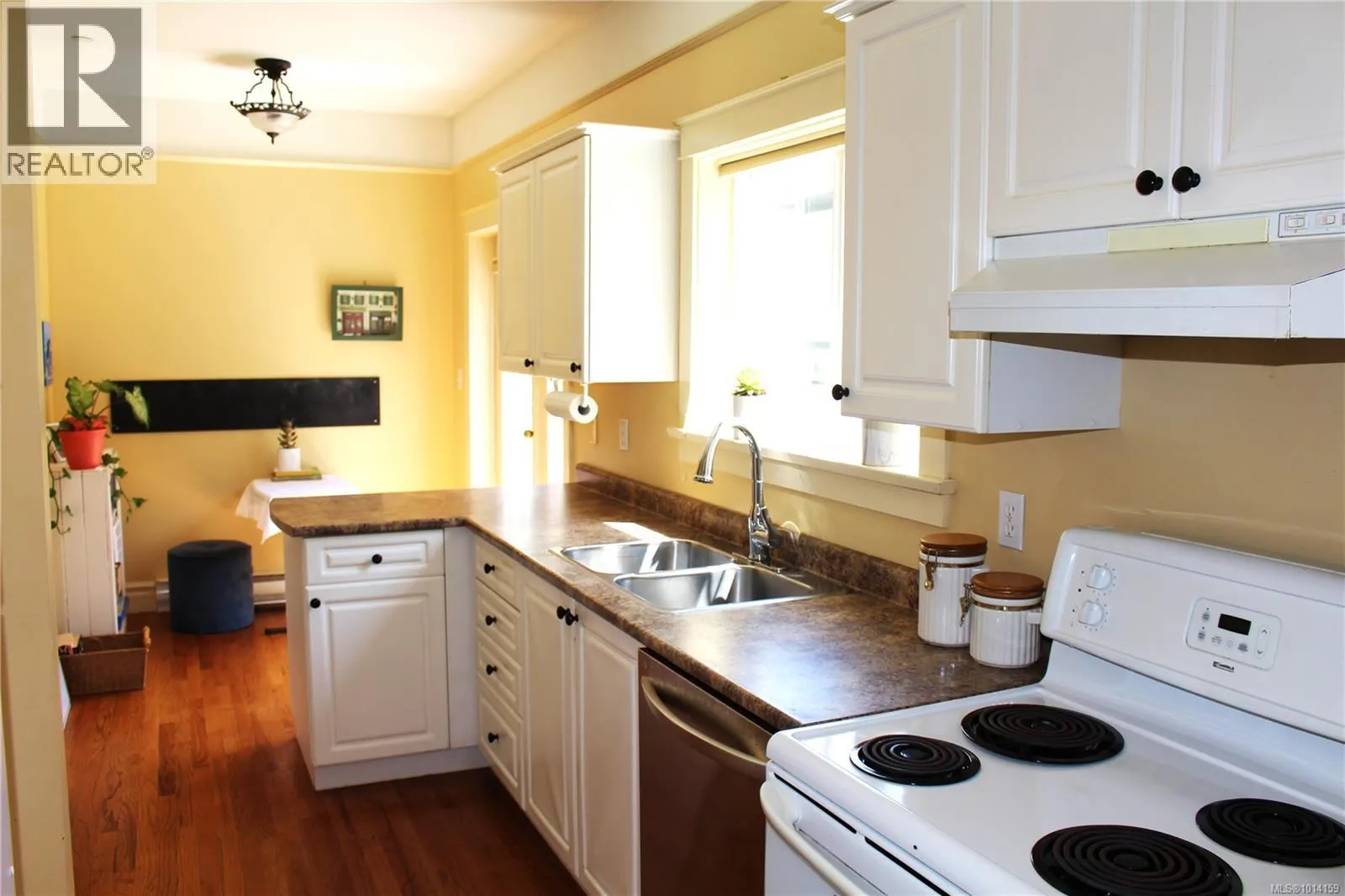 1046 St. Charles St