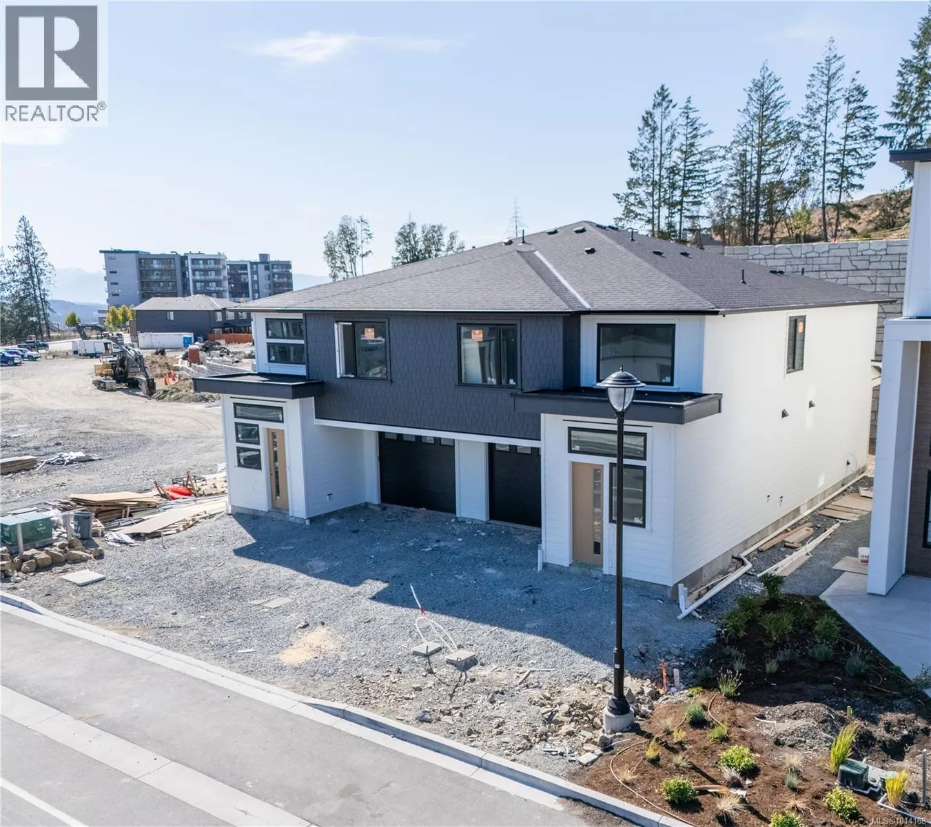 1563 Marble Pl