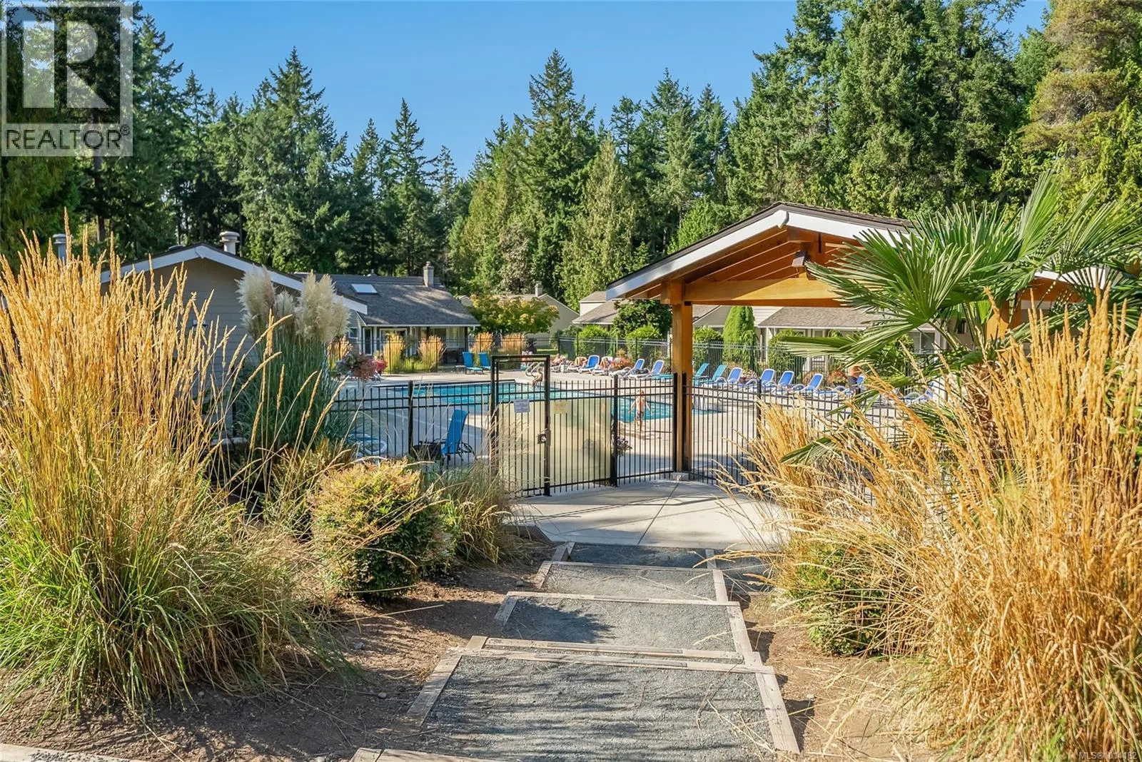 17 1135 Resort Dr