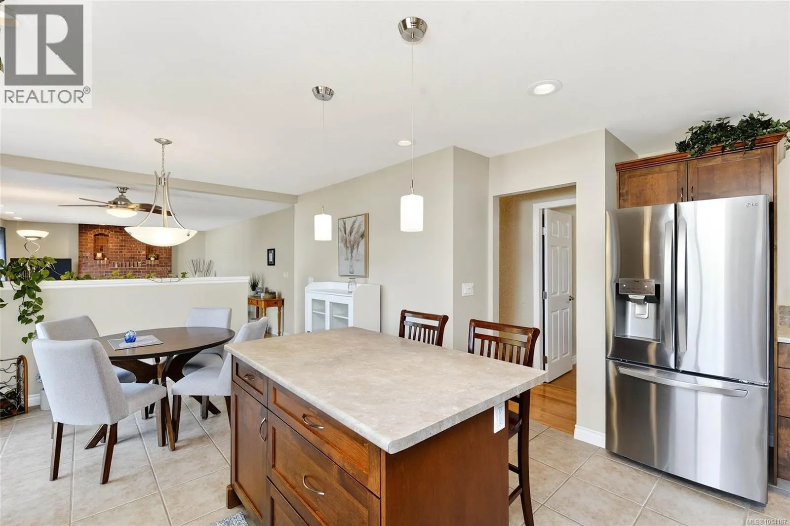 3654 Fowlie Cres