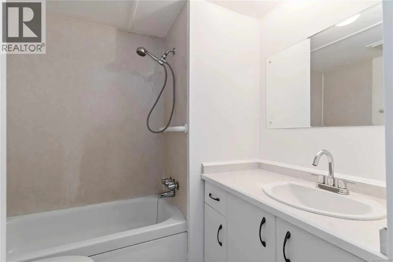 83 2911 Sooke Lake Rd