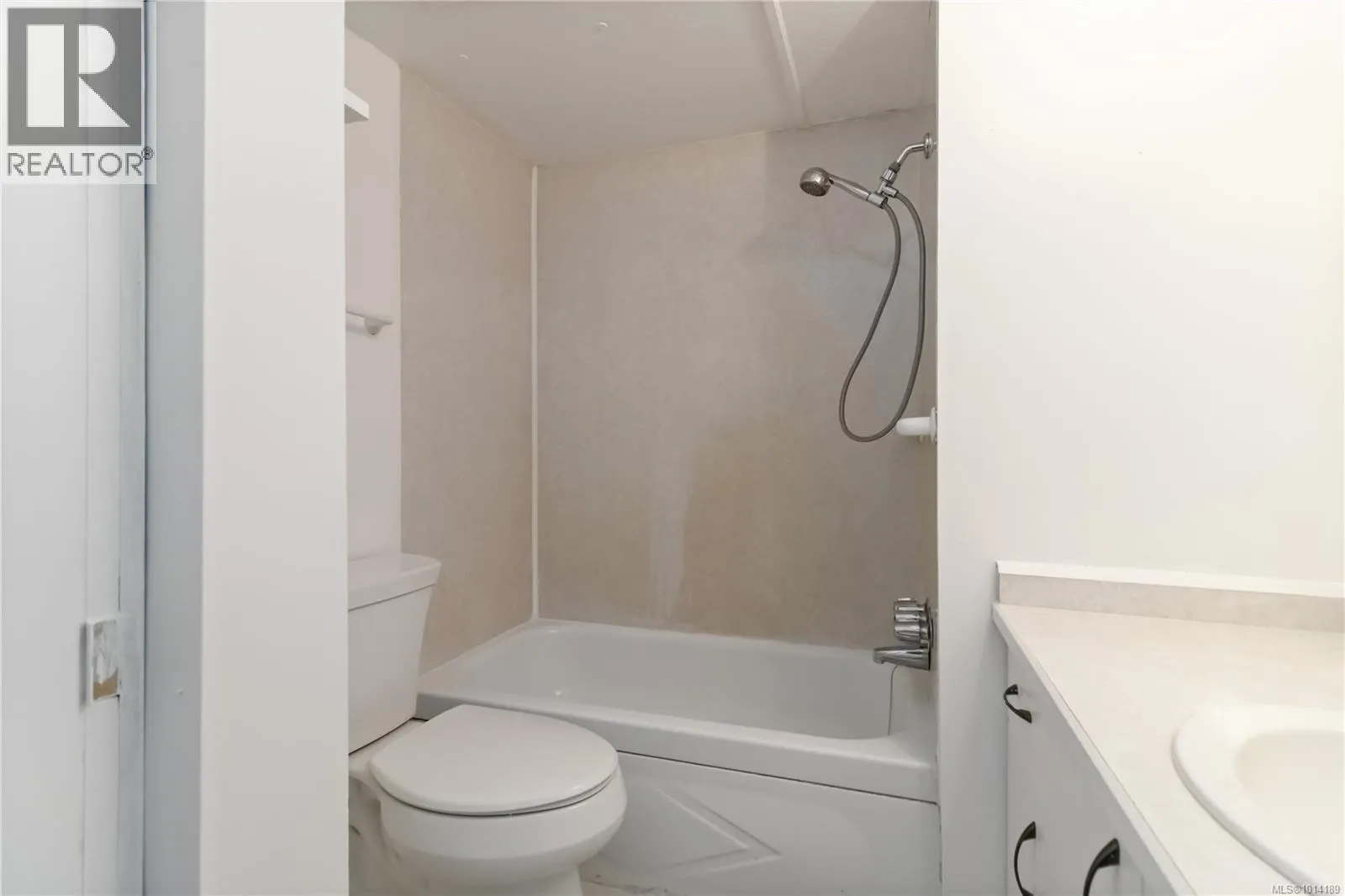 83 2911 Sooke Lake Rd