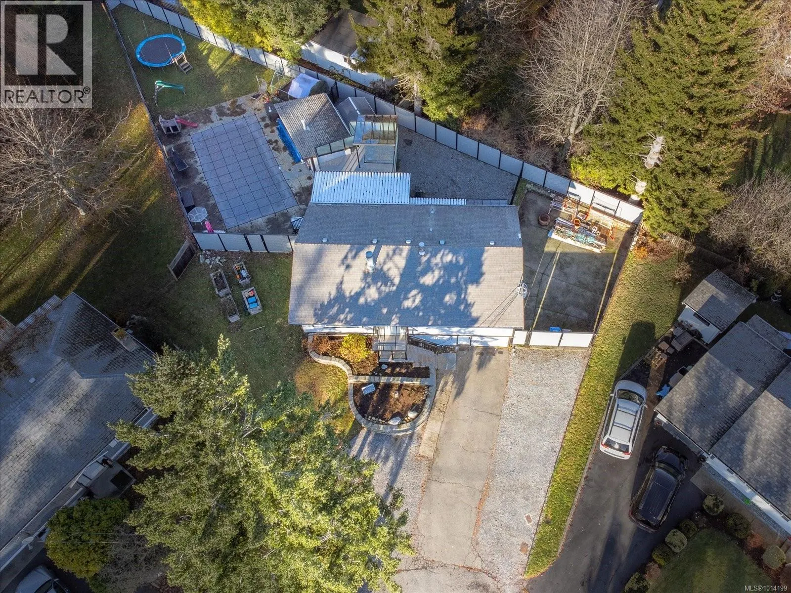 1732 James Way