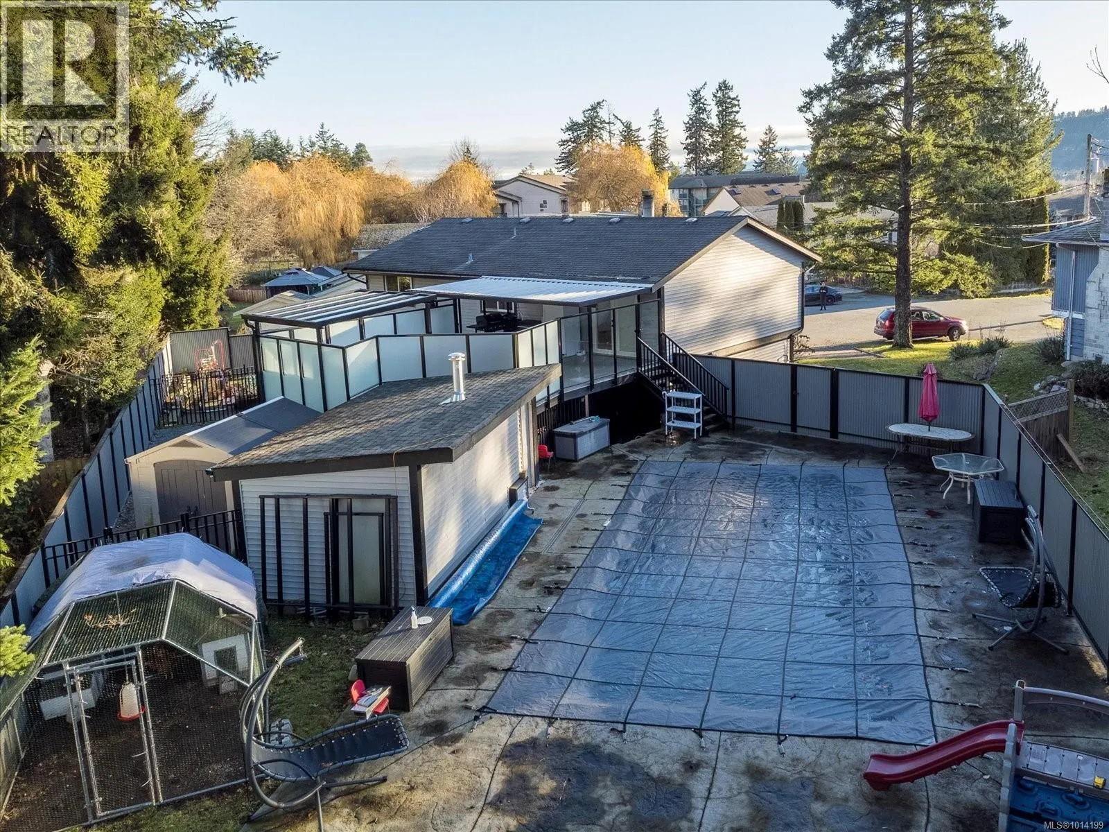1732 James Way
