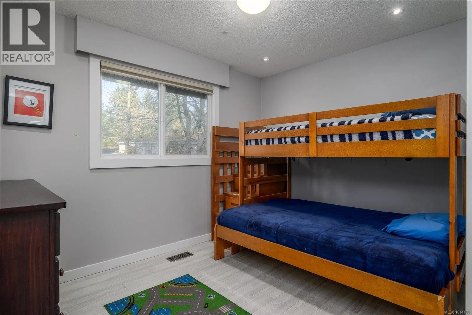 1732 James Way