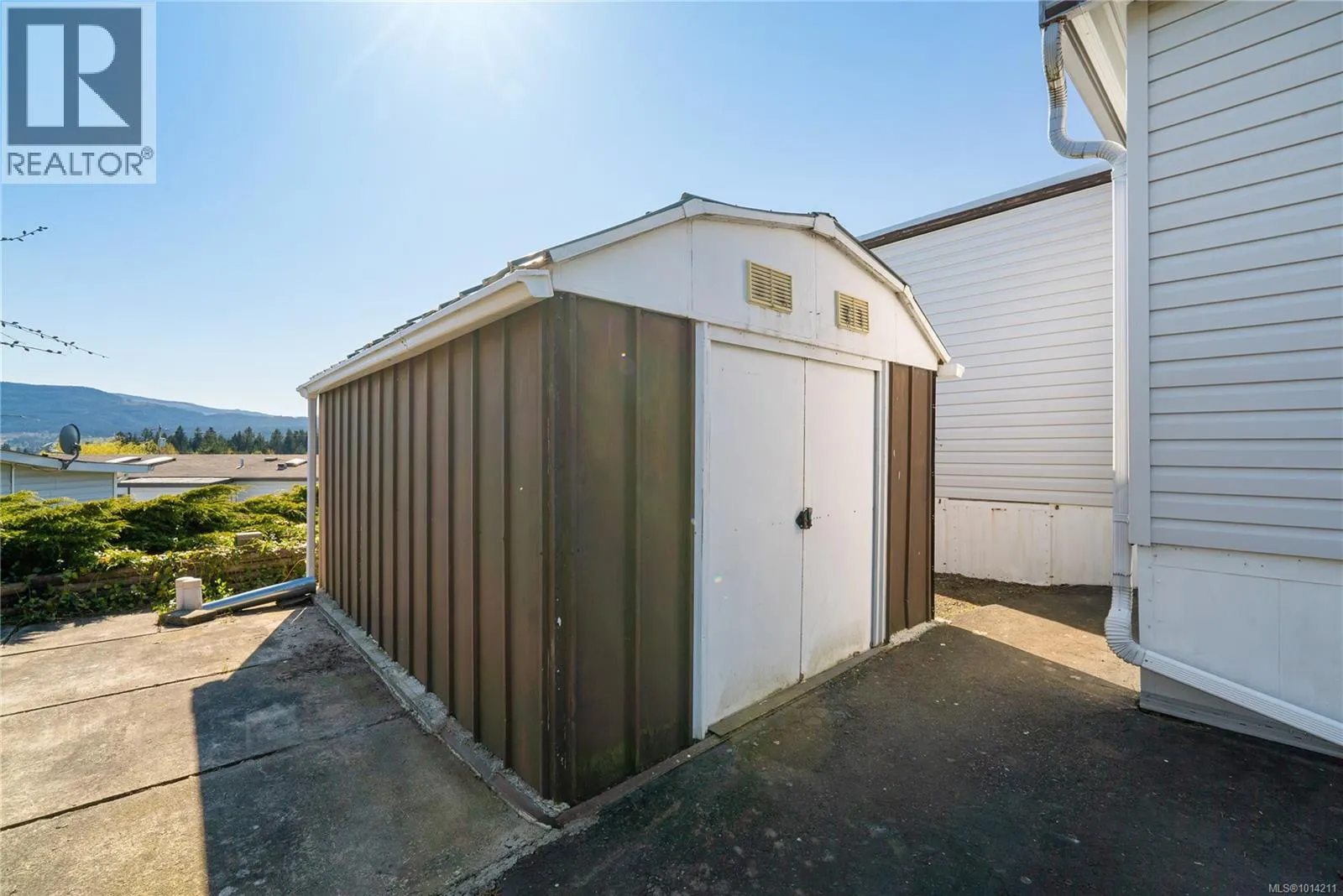 51 6325 Metral Dr