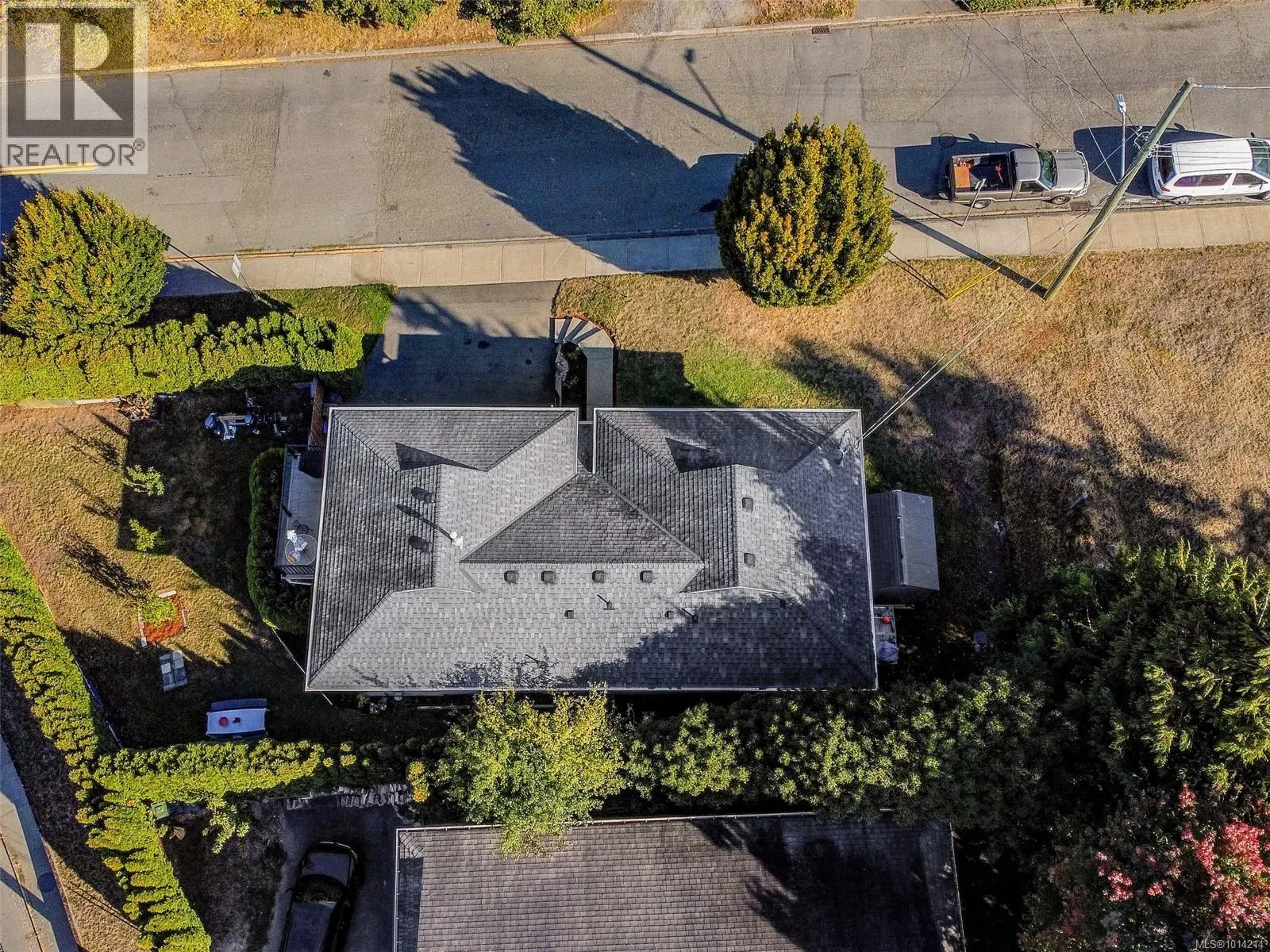 1265 Woodway Rd
