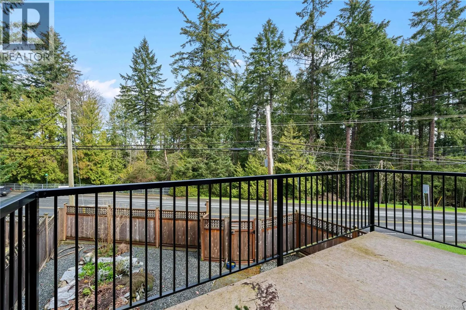 671 Bowen Rd