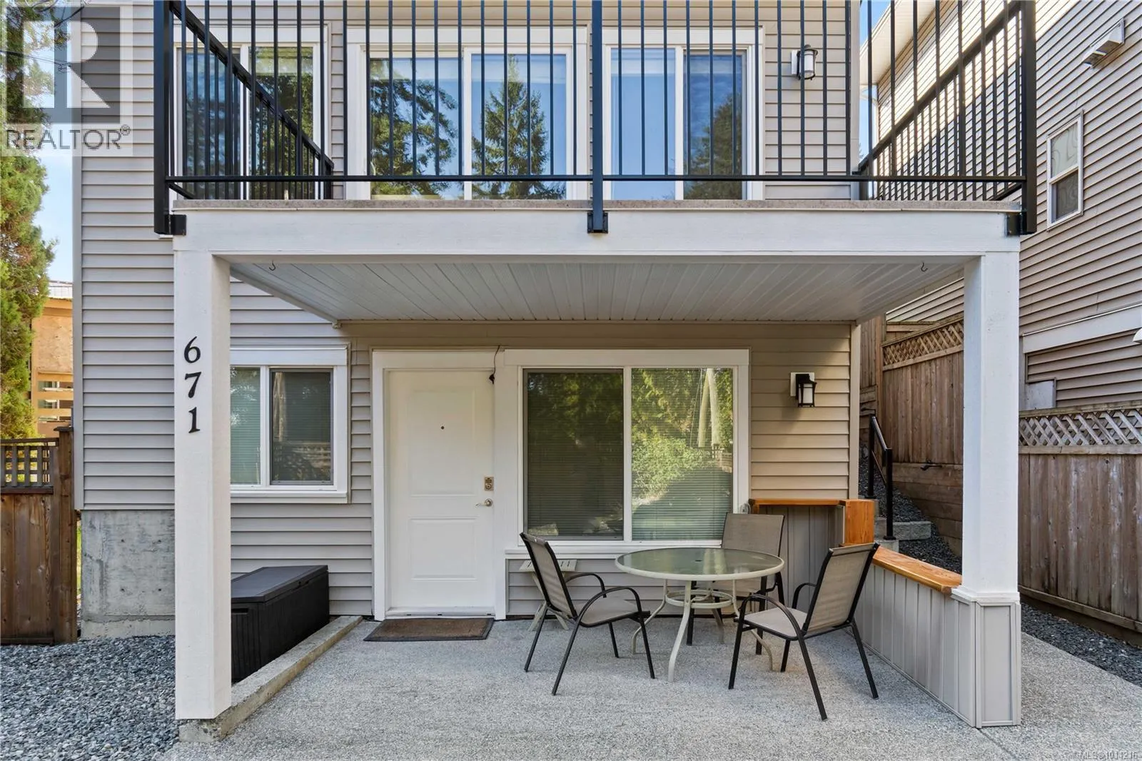 671 Bowen Rd