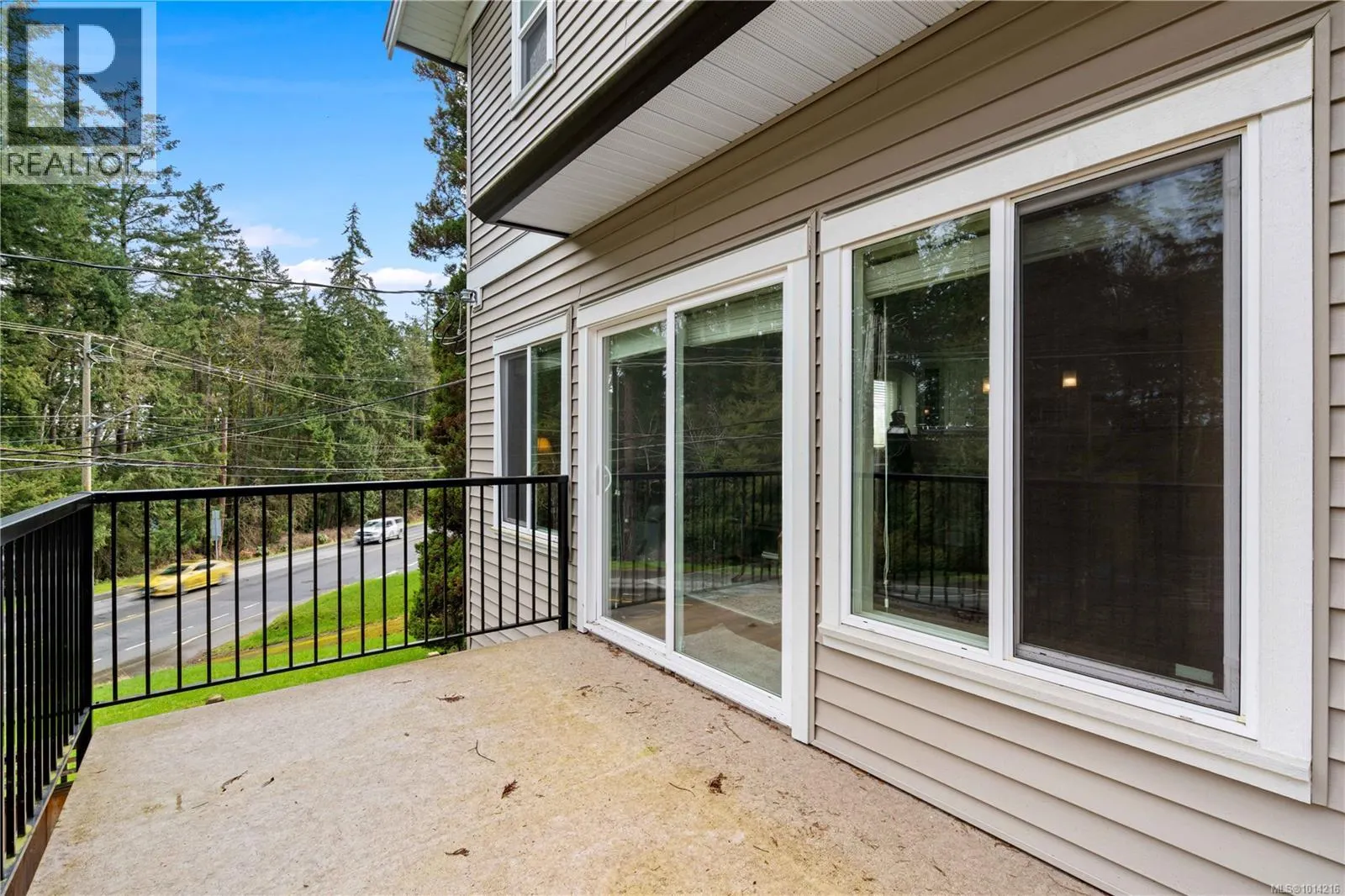 671 Bowen Rd
