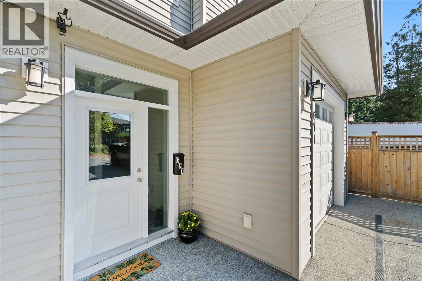 671 Bowen Rd