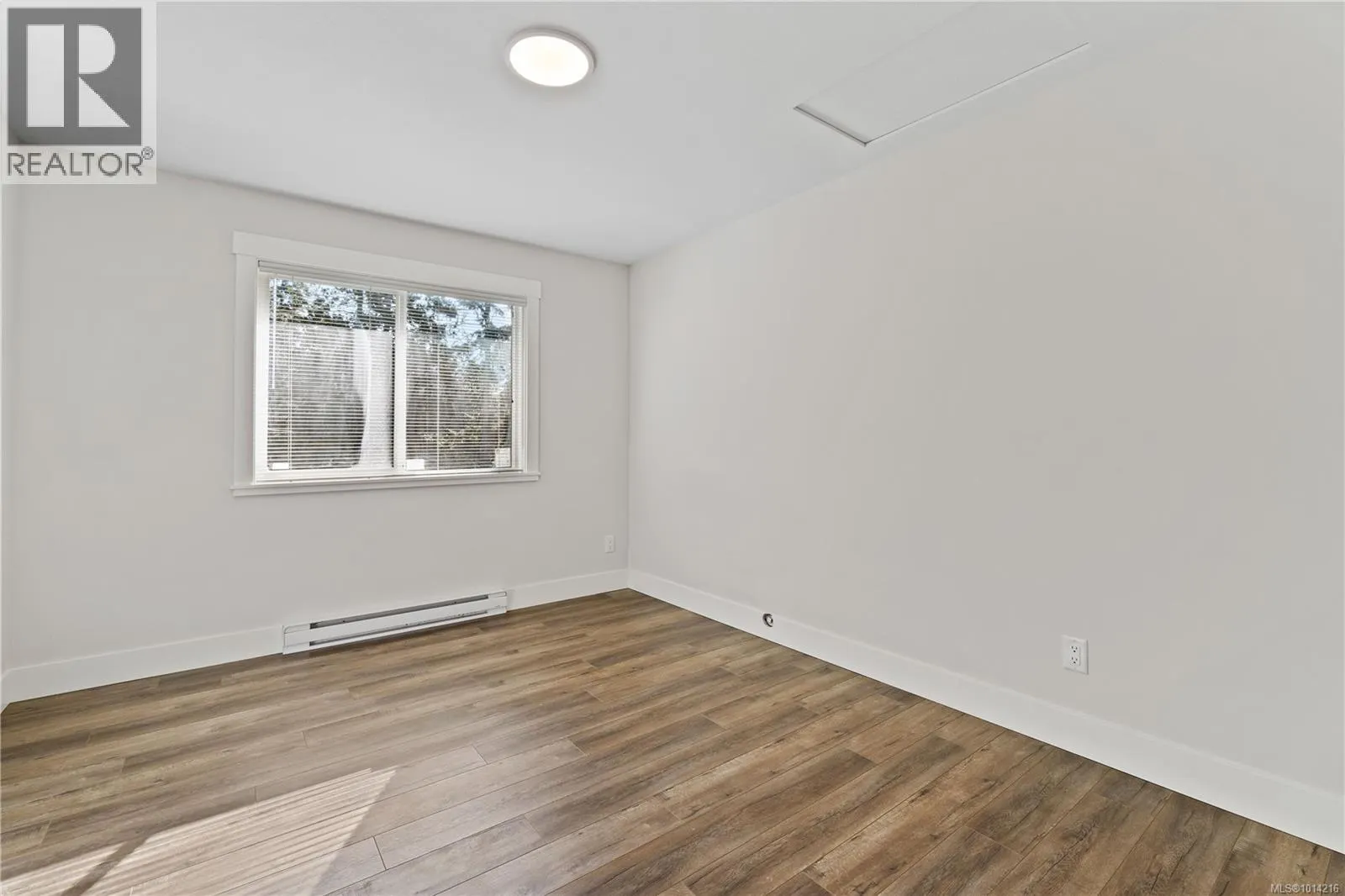 671 Bowen Rd