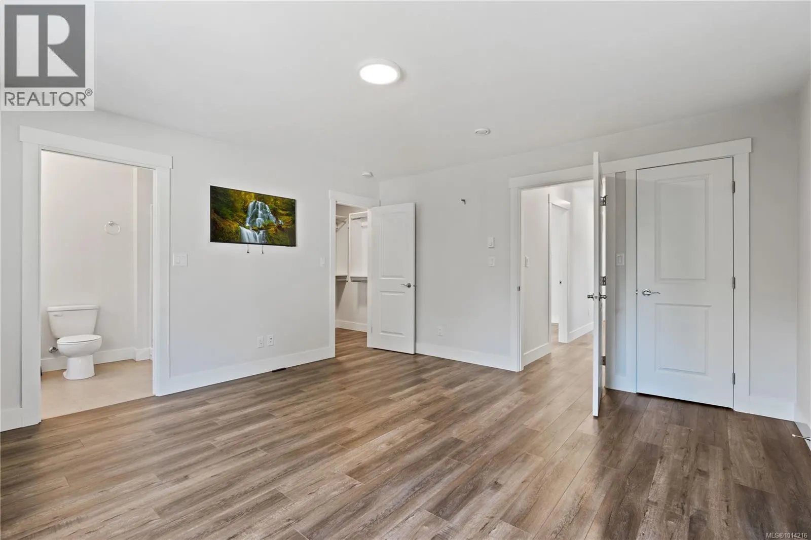 671 Bowen Rd