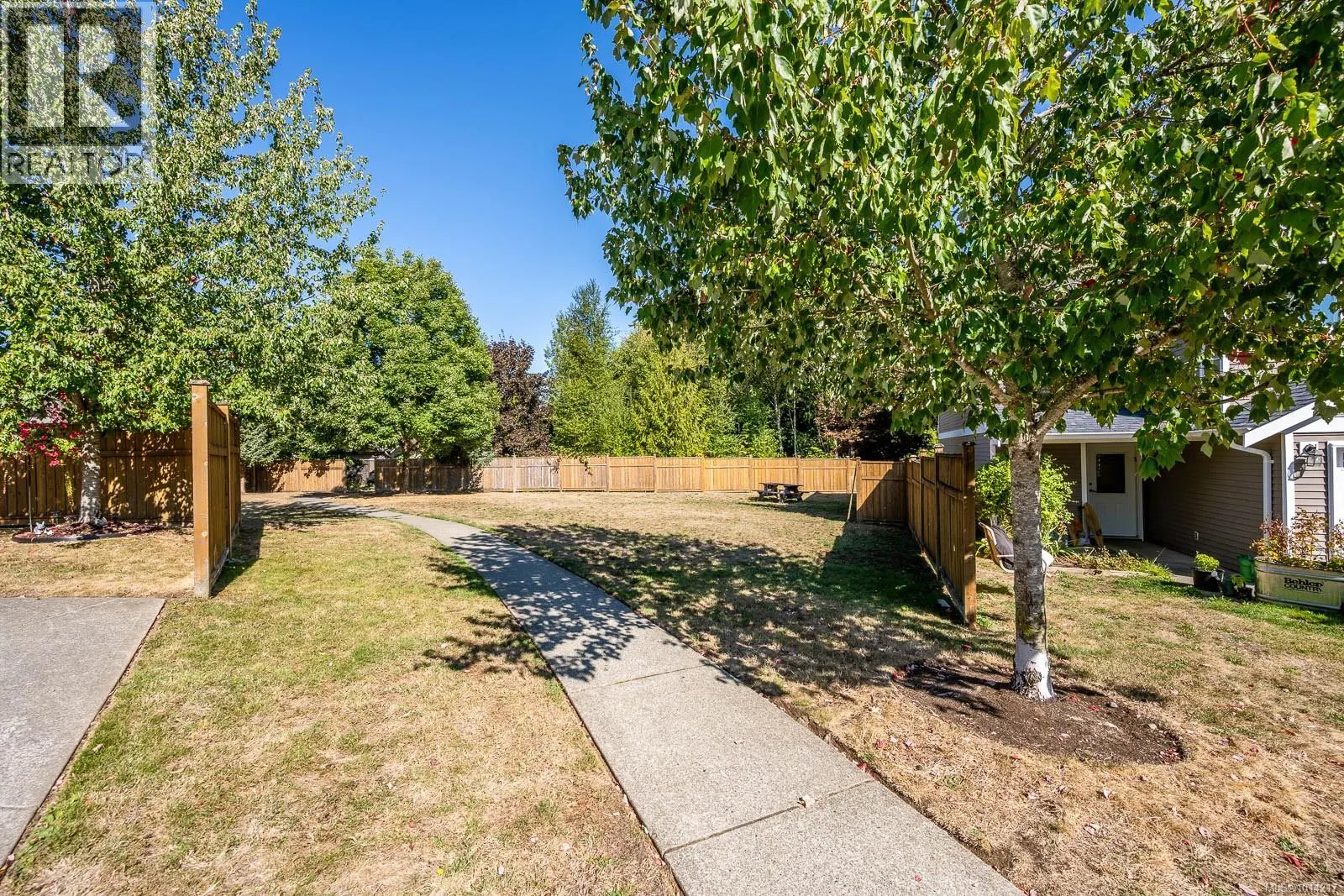 19 3400 Coniston Cres