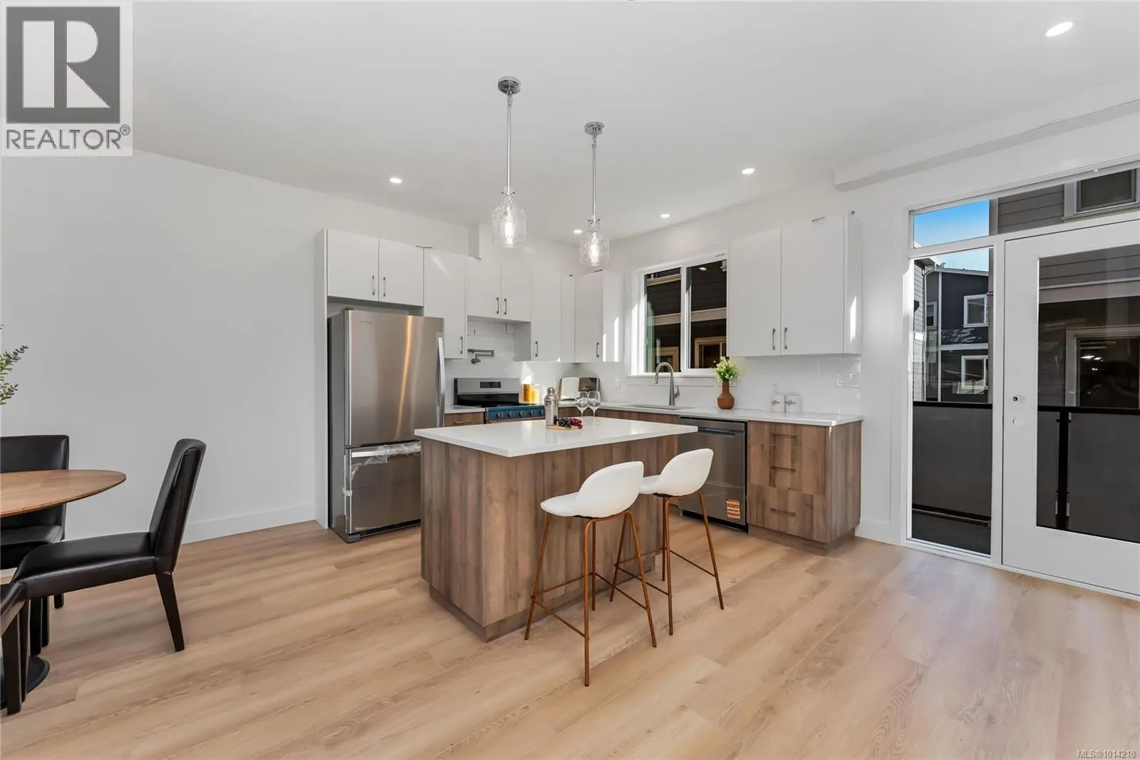 903 Vine Crt