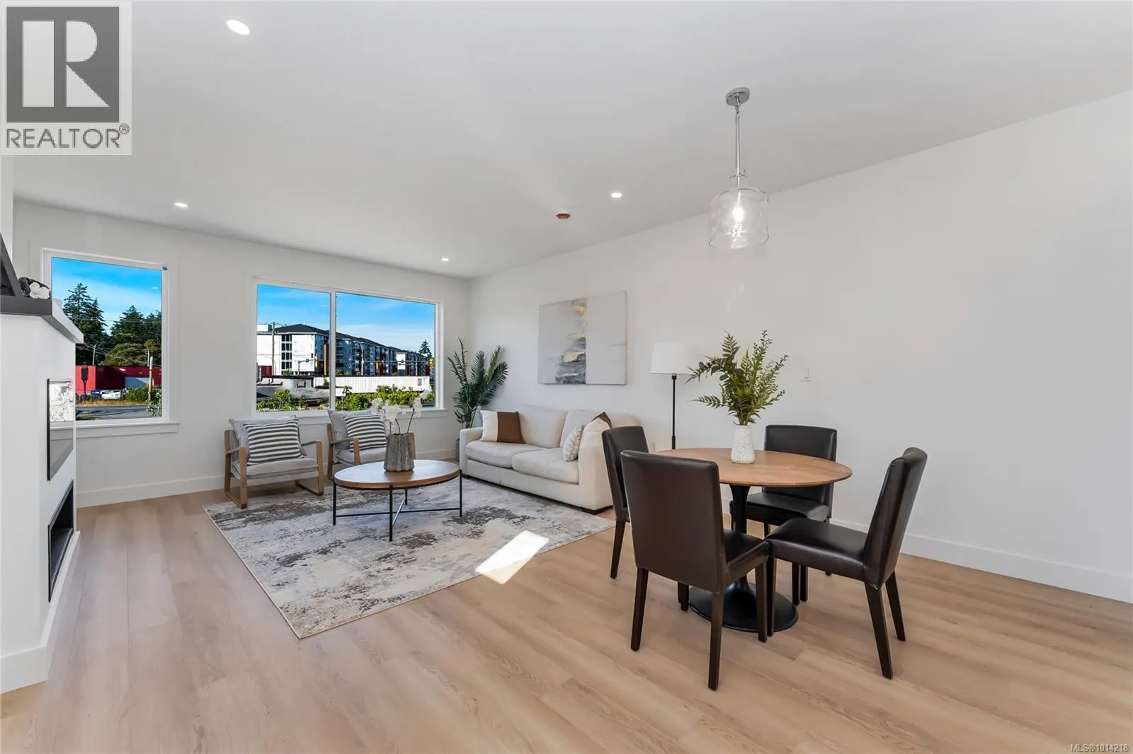 903 Vine Crt