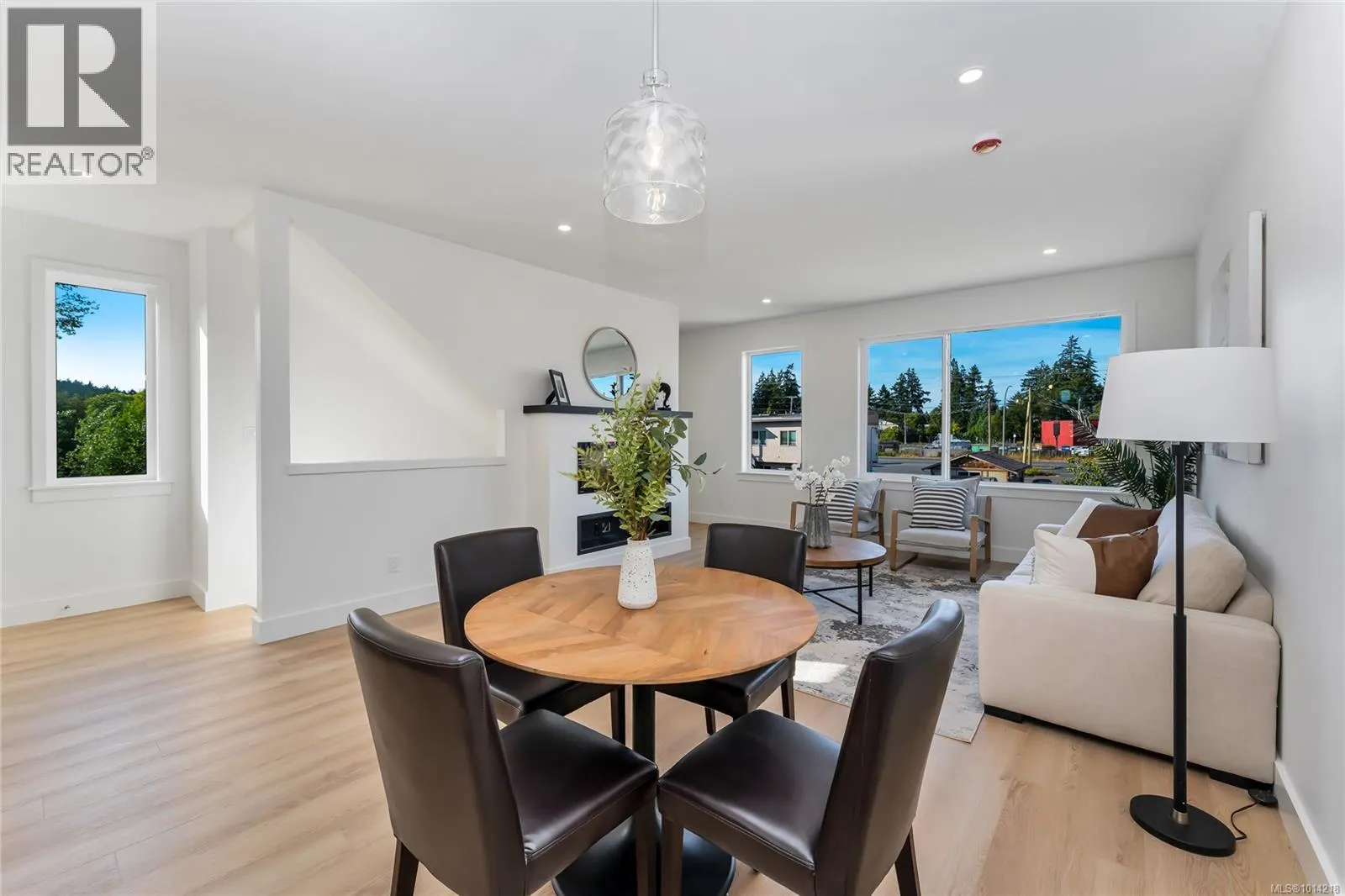 903 Vine Crt