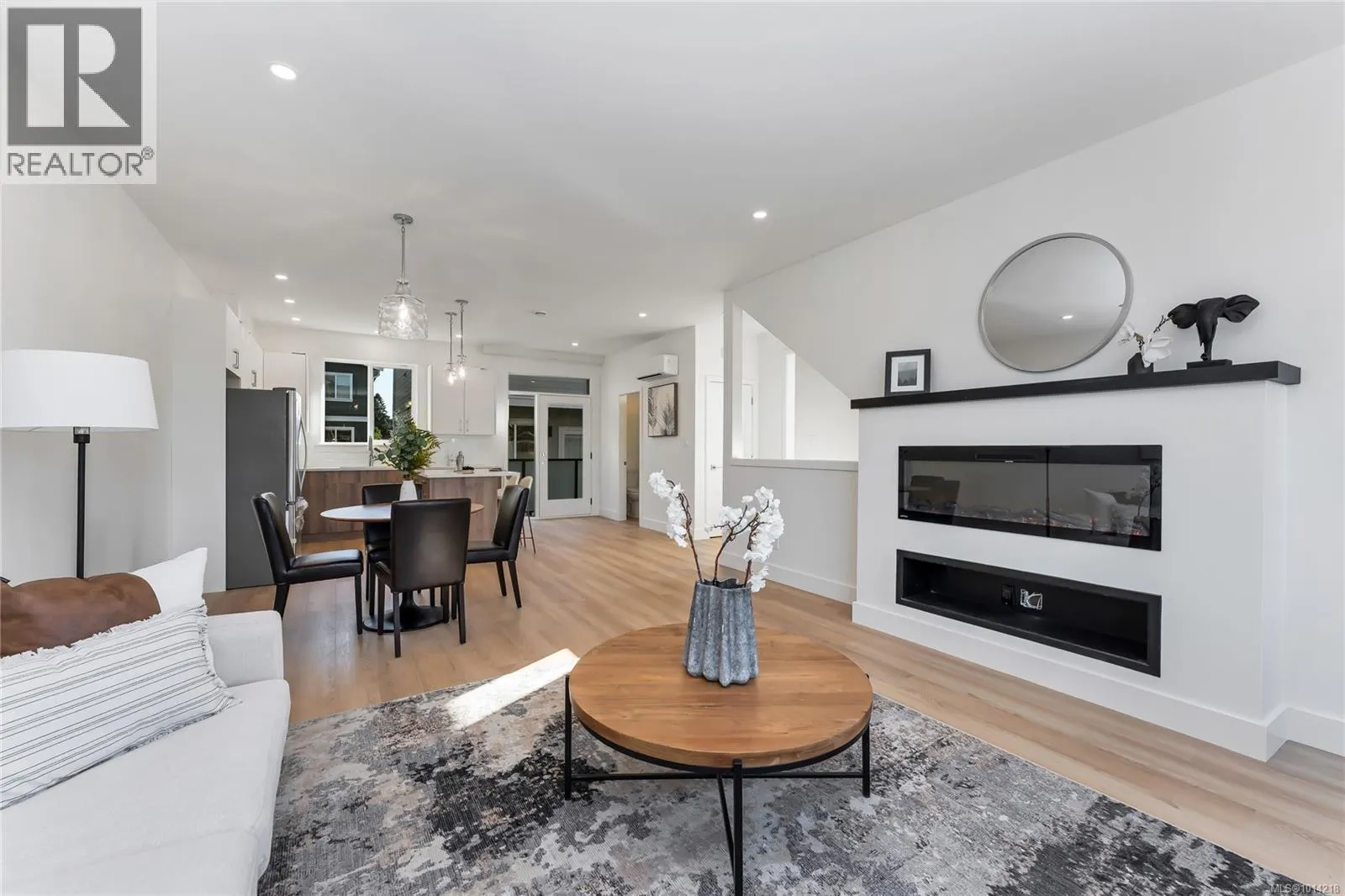 903 Vine Crt