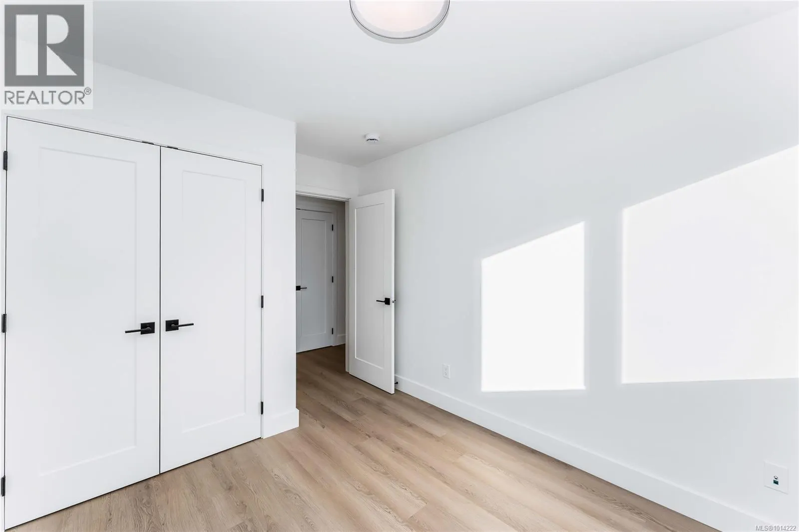905 Vine Crt