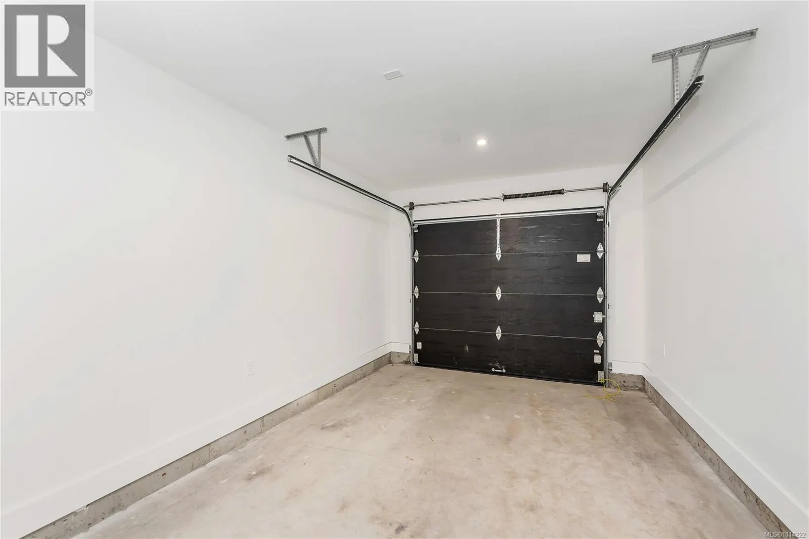 905 Vine Crt