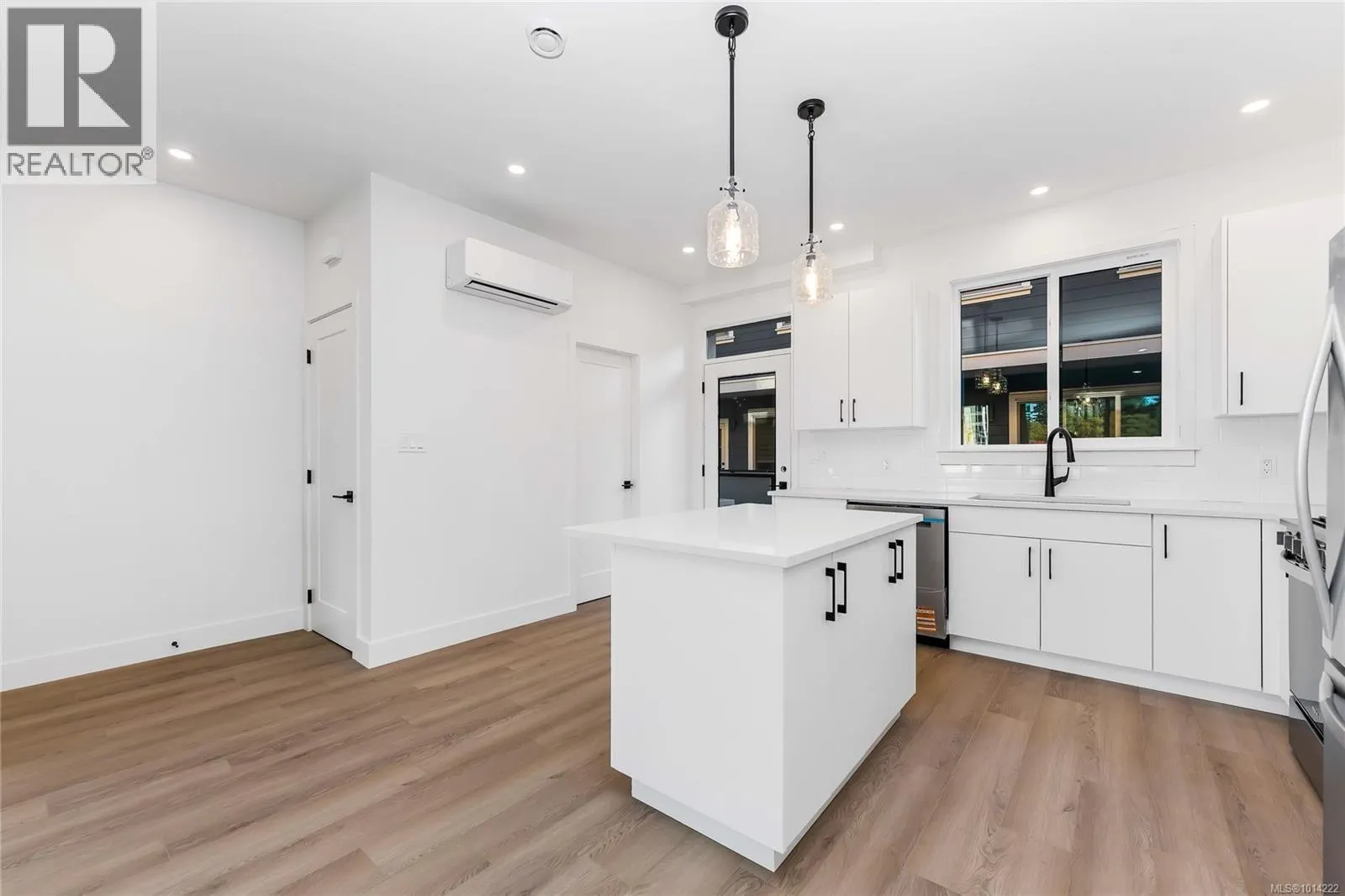 905 Vine Crt