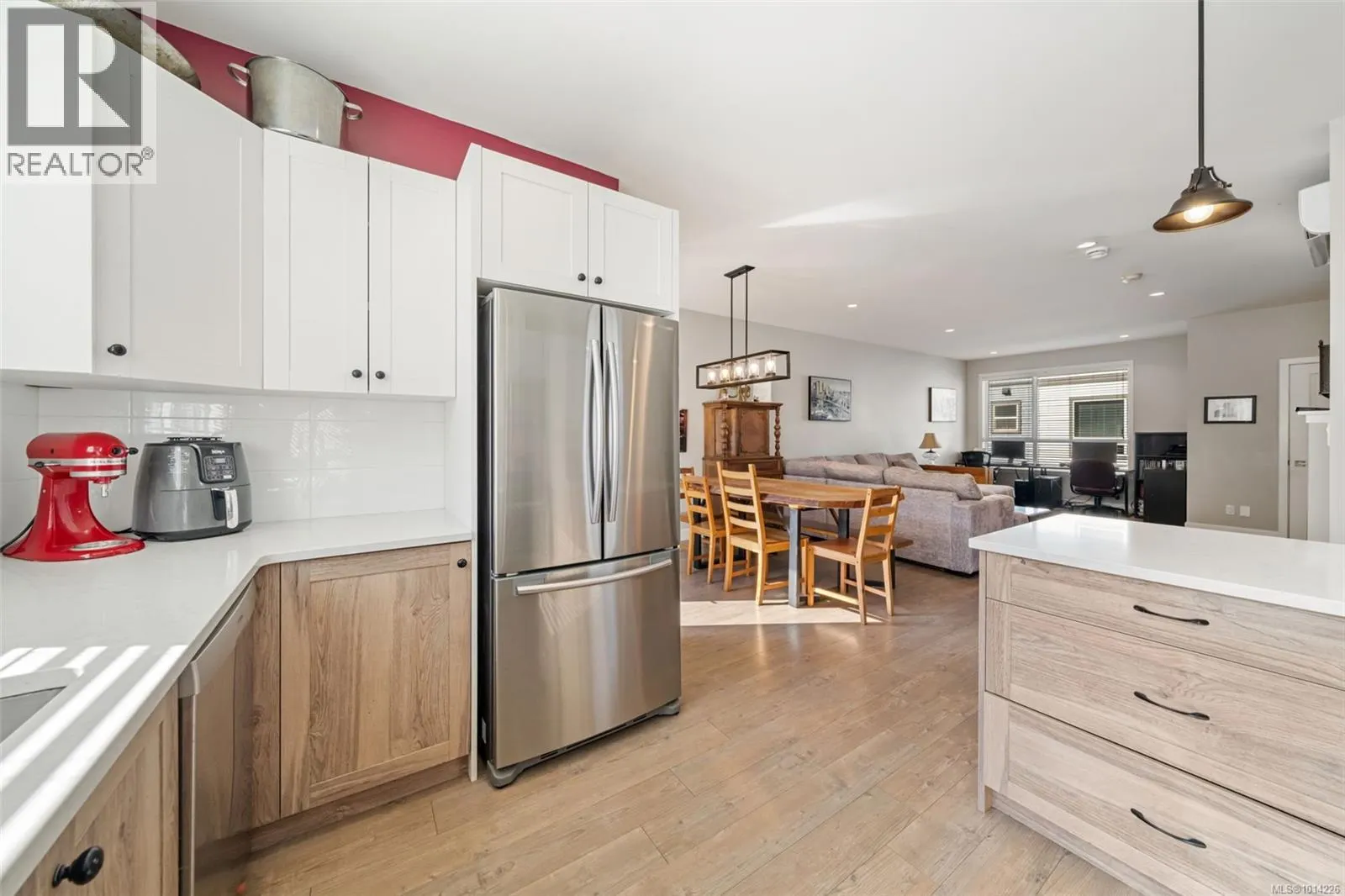 304 3351 Luxton Rd