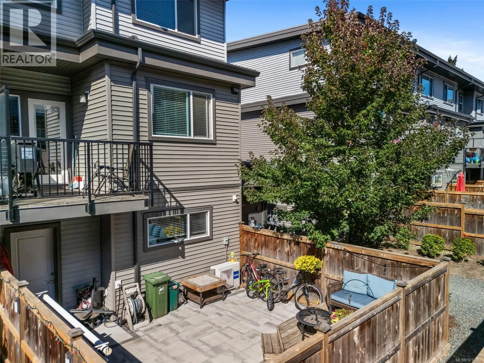304 3351 Luxton Rd