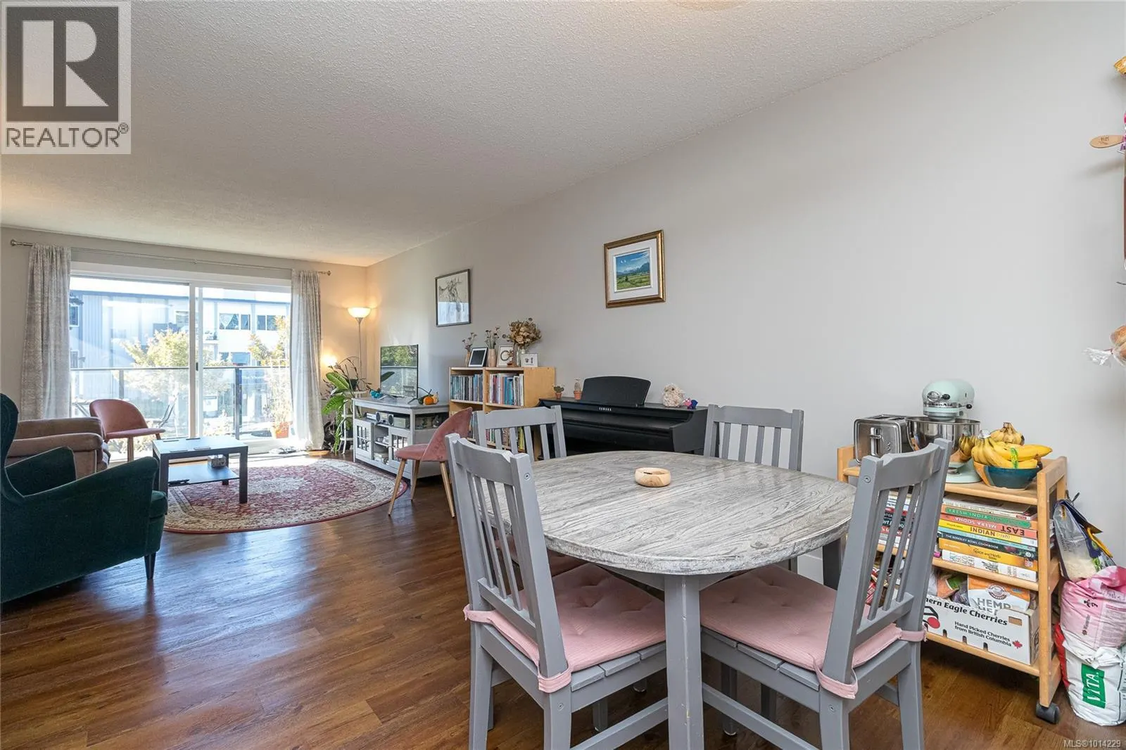 204 1024 Fairfield Rd