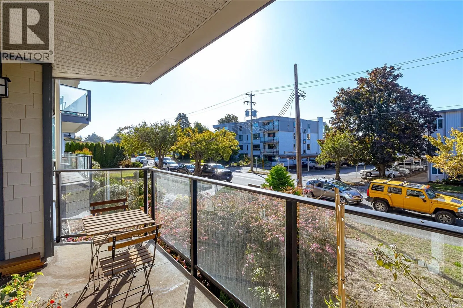 204 1024 Fairfield Rd