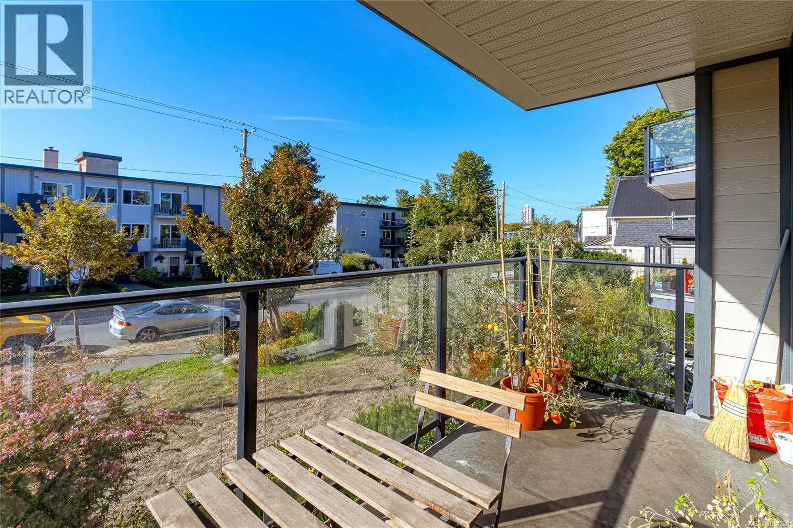 204 1024 Fairfield Rd