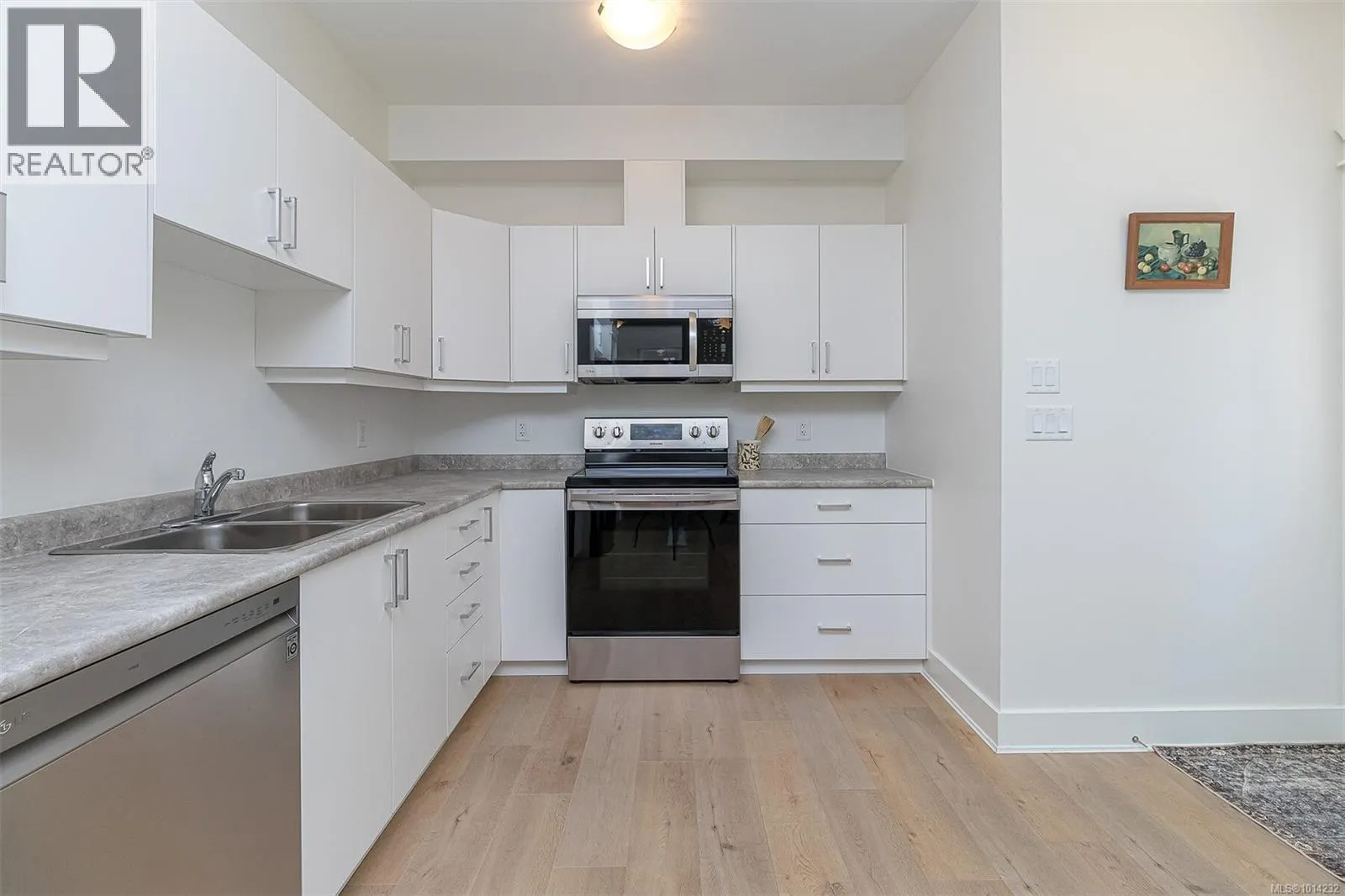 2406 Azurite Cres