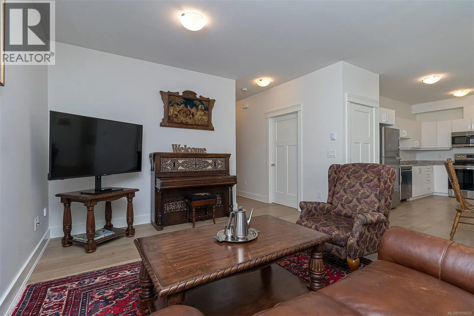 2406 Azurite Cres