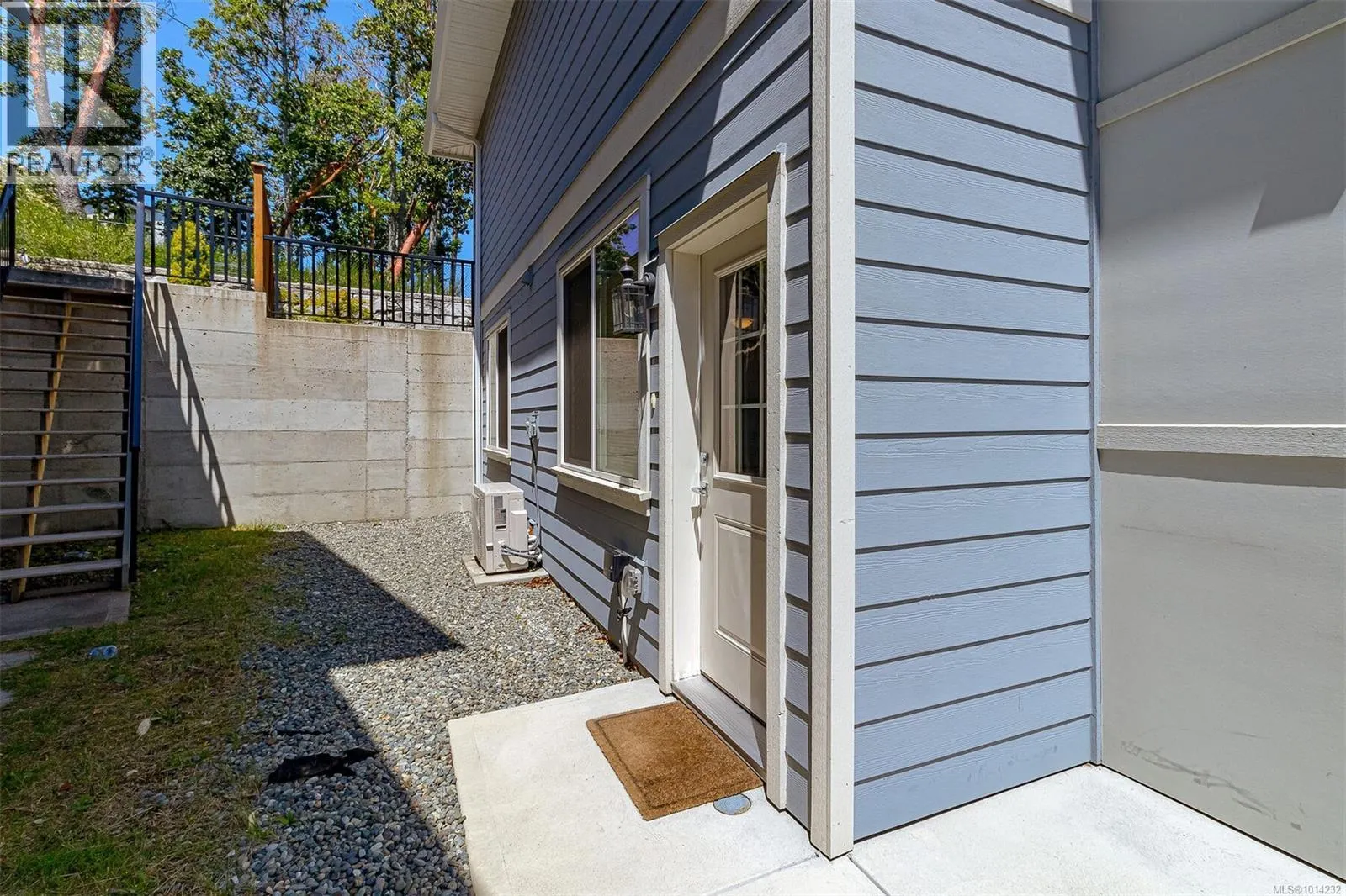 2406 Azurite Cres