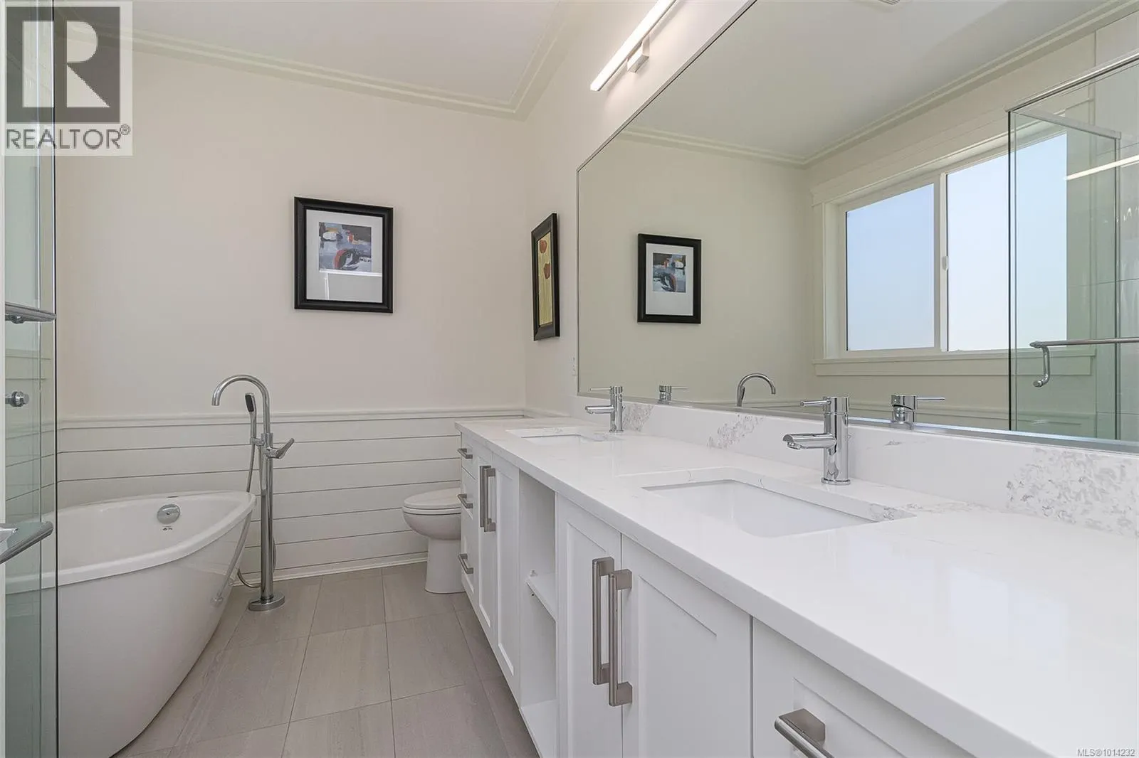 2406 Azurite Cres